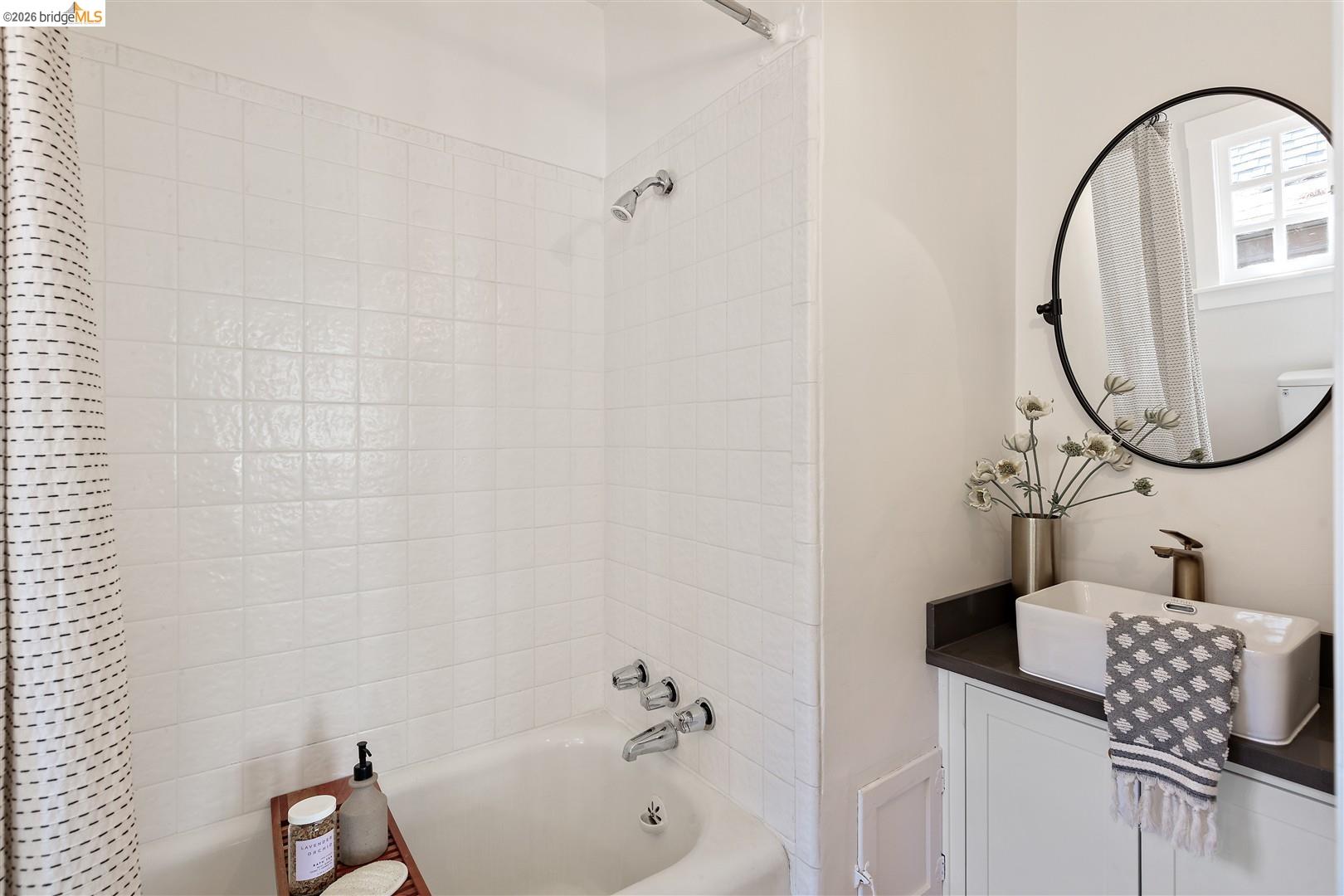 Detail Gallery Image 32 of 60 For 2962 Piedmont Ave, Berkeley,  CA 94705 - 3 Beds | 2/1 Baths