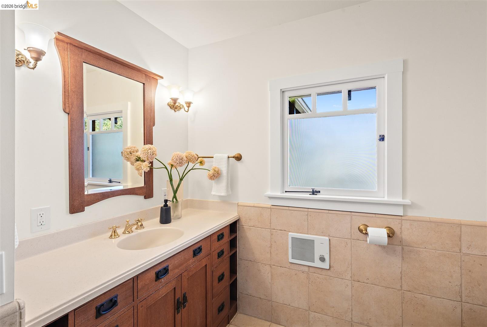 Detail Gallery Image 38 of 60 For 2962 Piedmont Ave, Berkeley,  CA 94705 - 3 Beds | 2/1 Baths