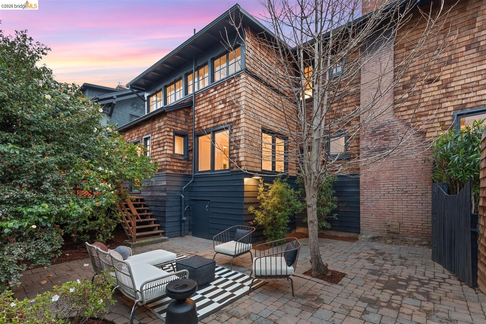 Detail Gallery Image 48 of 60 For 2962 Piedmont Ave, Berkeley,  CA 94705 - 3 Beds | 2/1 Baths