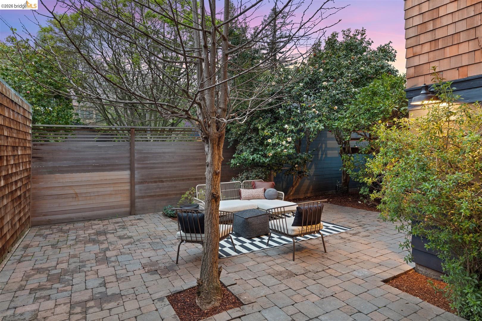 Detail Gallery Image 50 of 60 For 2962 Piedmont Ave, Berkeley,  CA 94705 - 3 Beds | 2/1 Baths