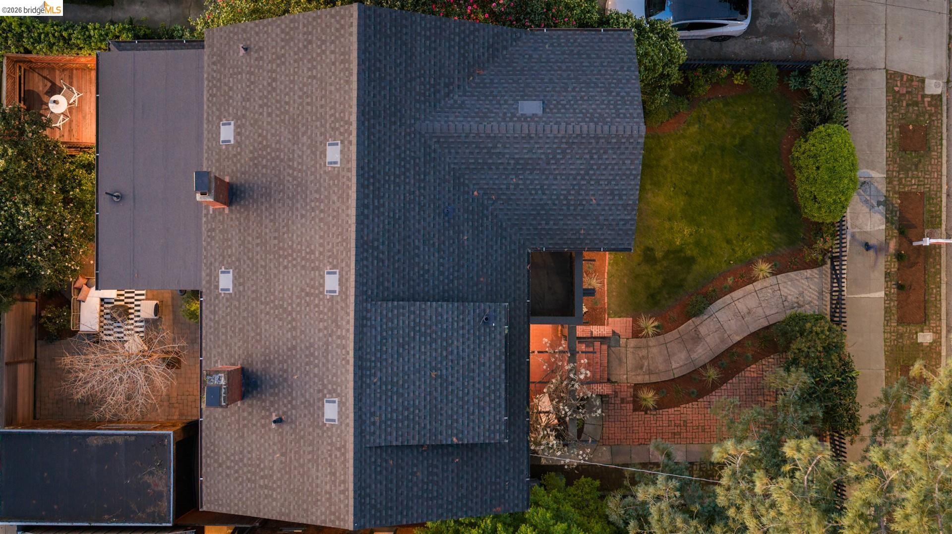 Detail Gallery Image 54 of 60 For 2962 Piedmont Ave, Berkeley,  CA 94705 - 3 Beds | 2/1 Baths