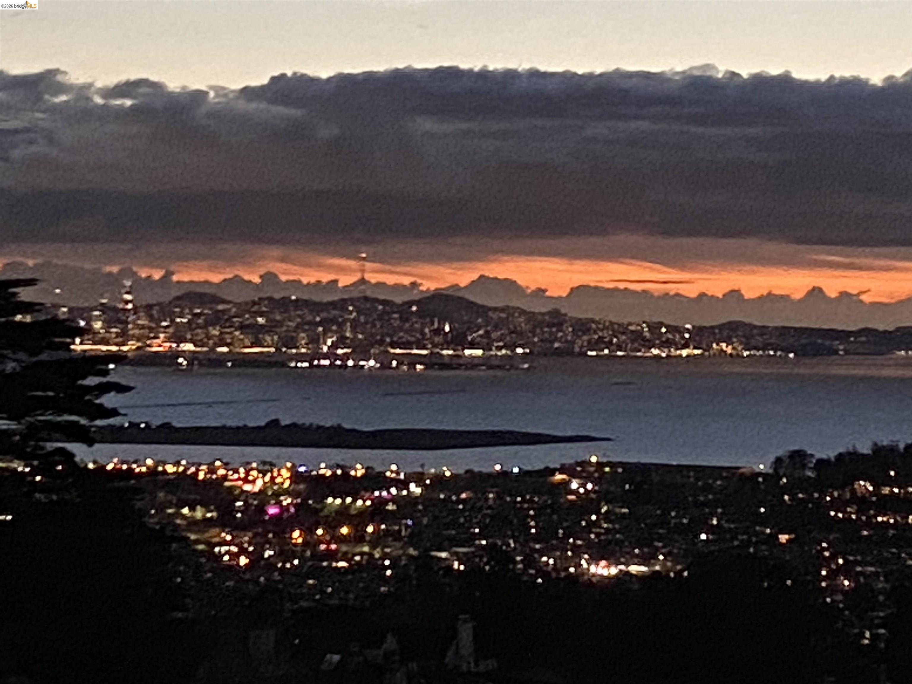 Detail Gallery Image 11 of 59 For 148 Highland Blvd, Kensington,  CA 94708 - 4 Beds | 3 Baths