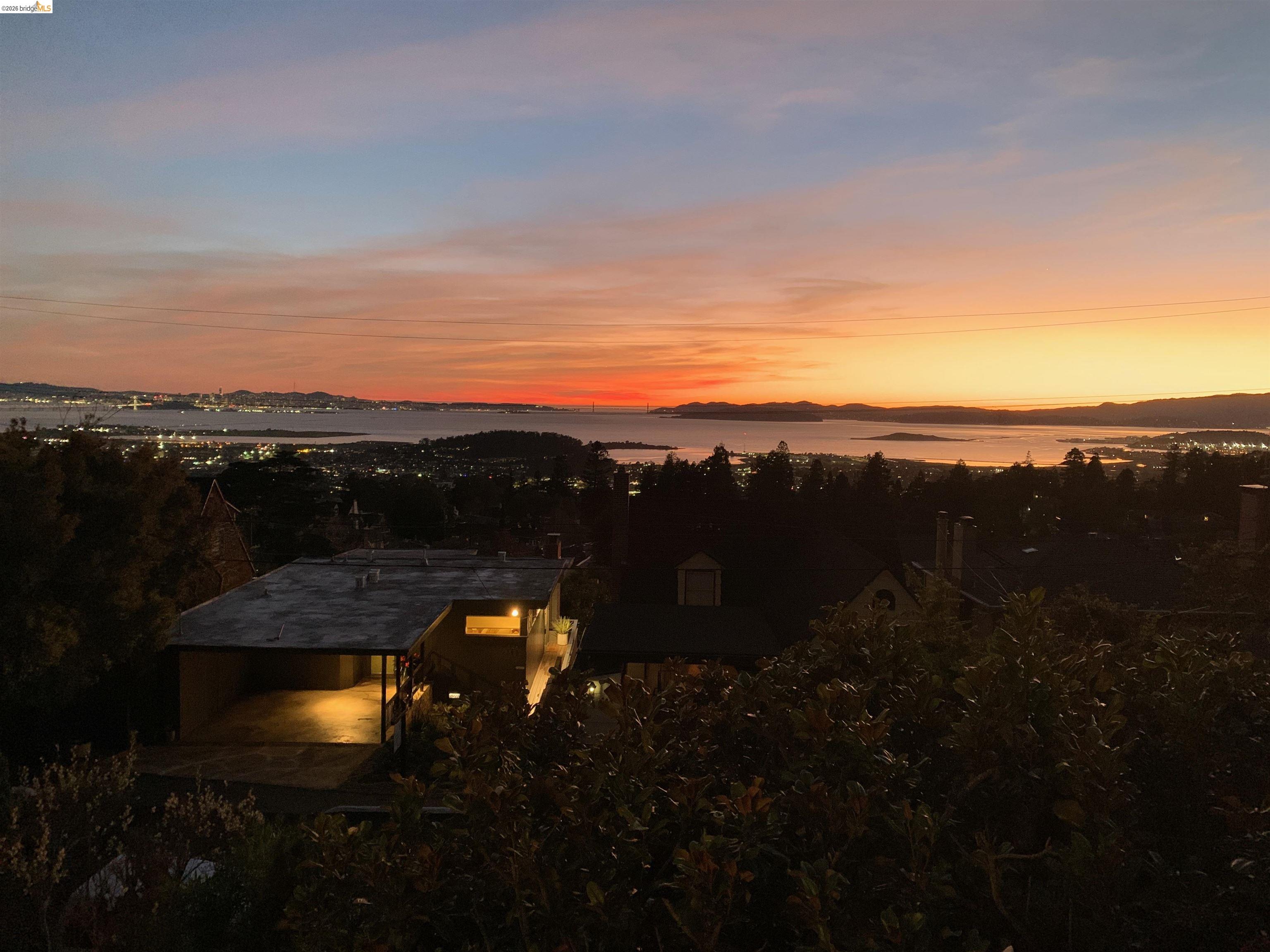 Detail Gallery Image 7 of 59 For 148 Highland Blvd, Kensington,  CA 94708 - 4 Beds | 3 Baths