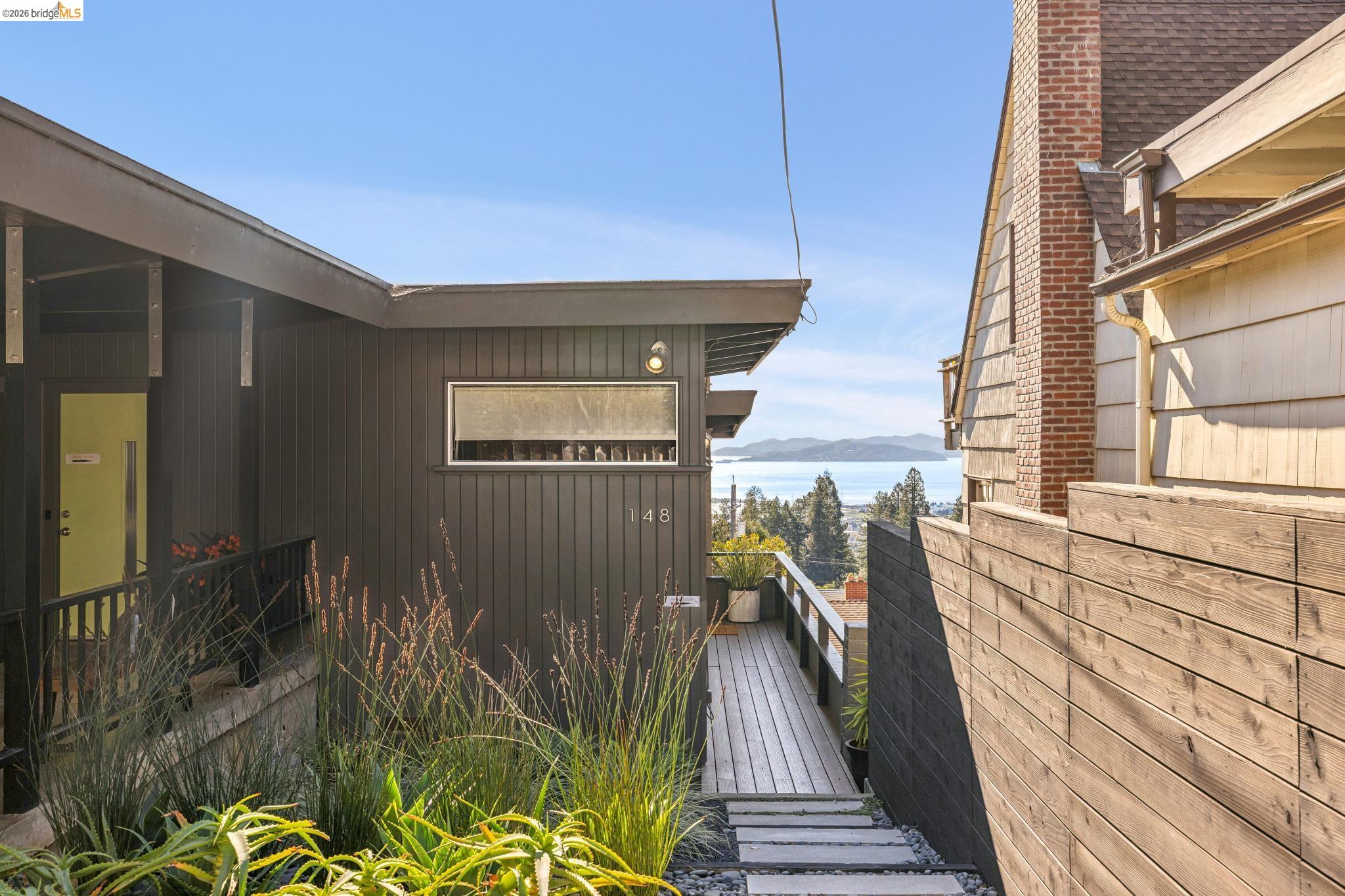 Detail Gallery Image 8 of 59 For 148 Highland Blvd, Kensington,  CA 94708 - 4 Beds | 3 Baths