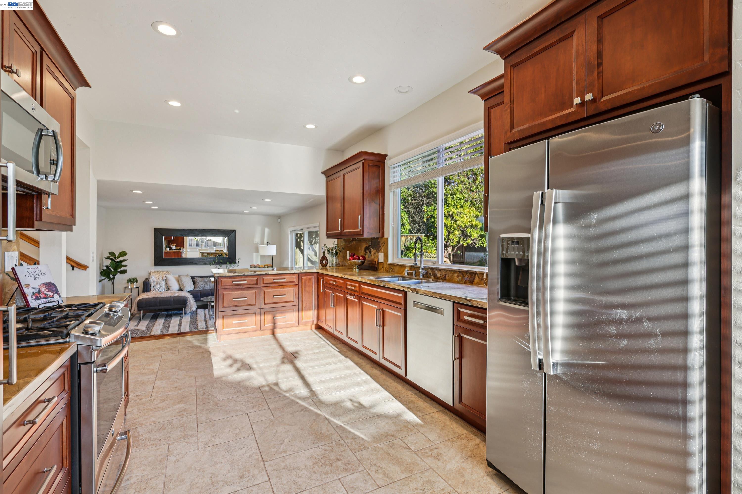 Detail Gallery Image 11 of 40 For 465 Wilaneta Ave, Fremont,  CA 94539 - 4 Beds | 2/1 Baths