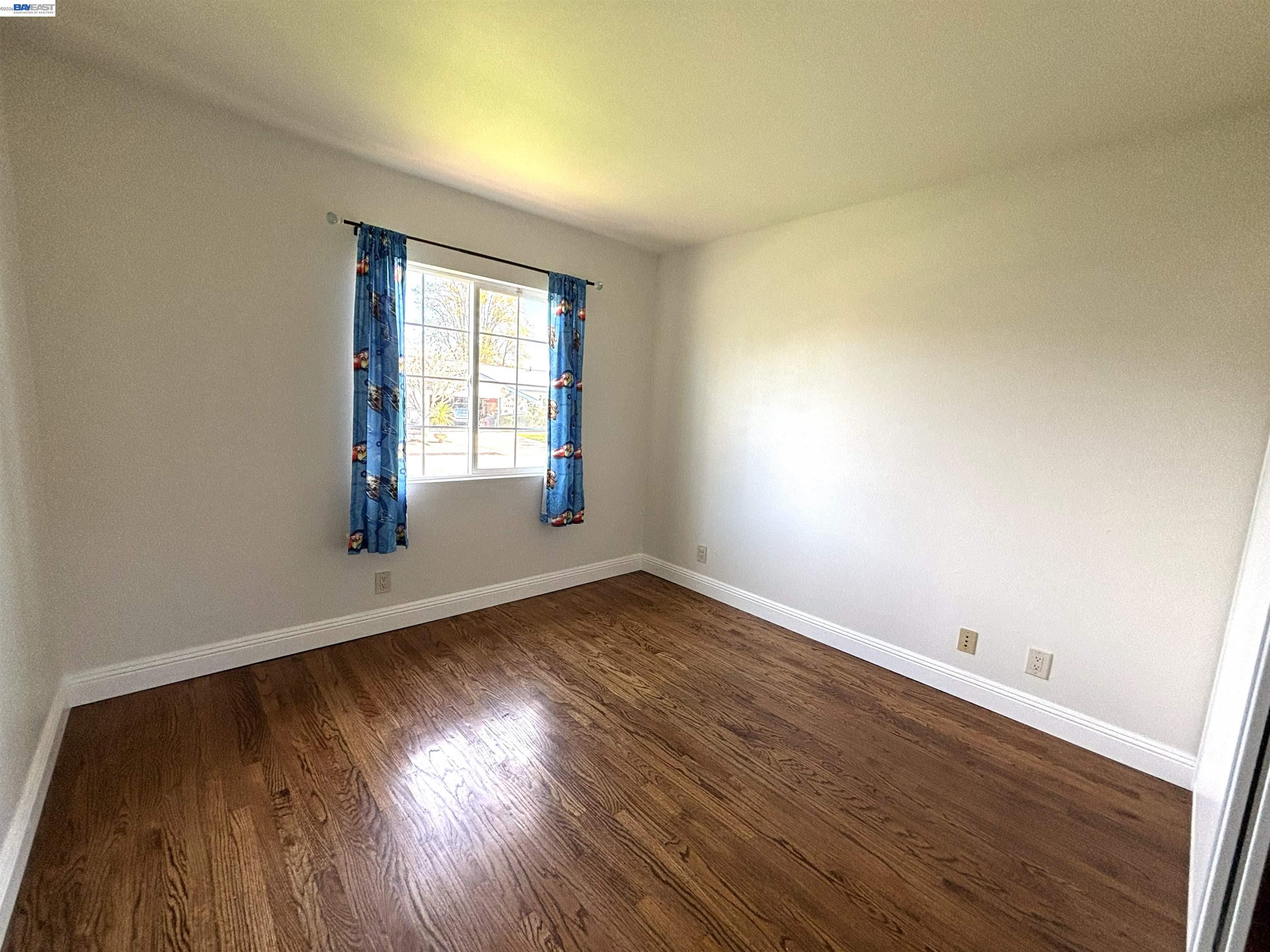 Detail Gallery Image 7 of 15 For 8578 Deervale Rd, Dublin,  CA 94568 - 3 Beds | 2 Baths