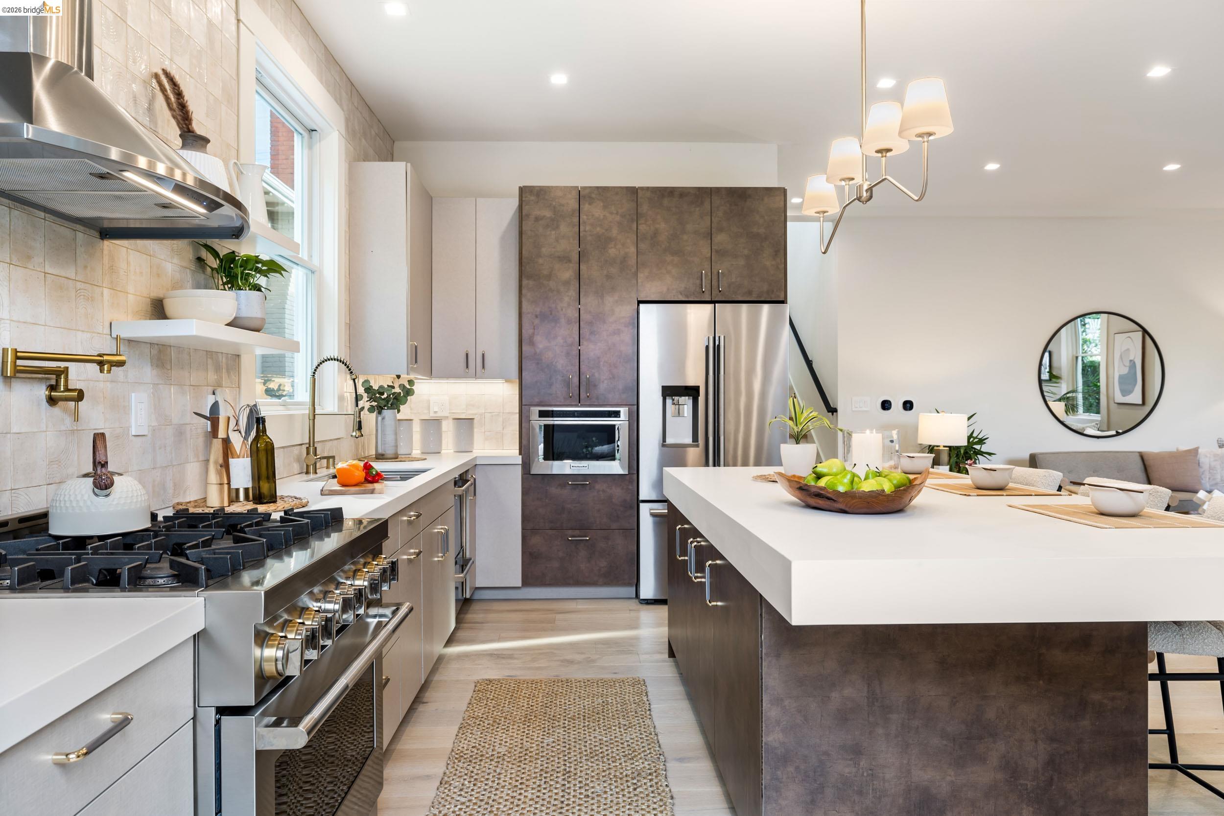 Detail Gallery Image 20 of 49 For 636 56th St, Oakland,  CA 94609 - 4 Beds | 3/1 Baths