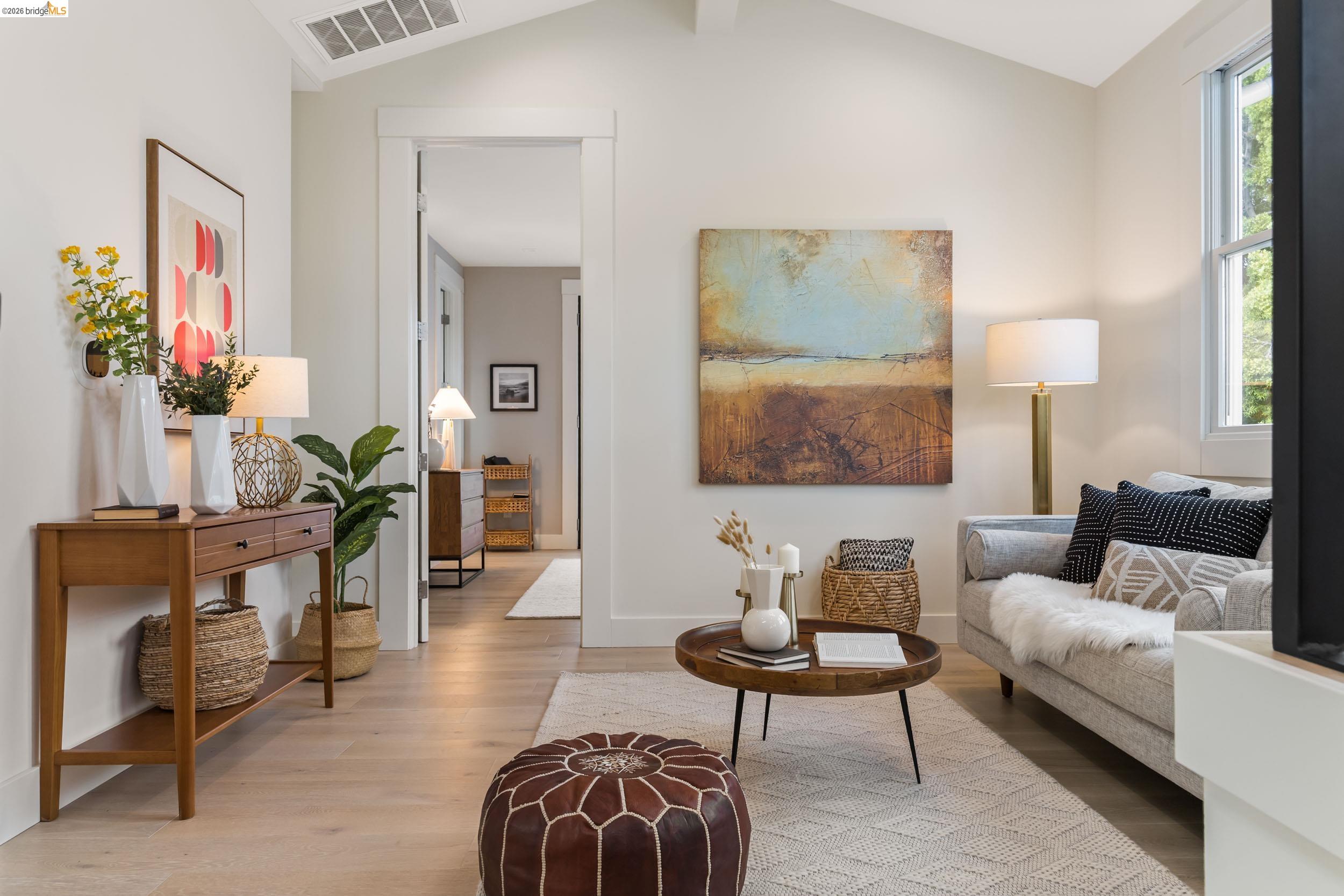 Detail Gallery Image 26 of 49 For 636 56th St, Oakland,  CA 94609 - 4 Beds | 3/1 Baths