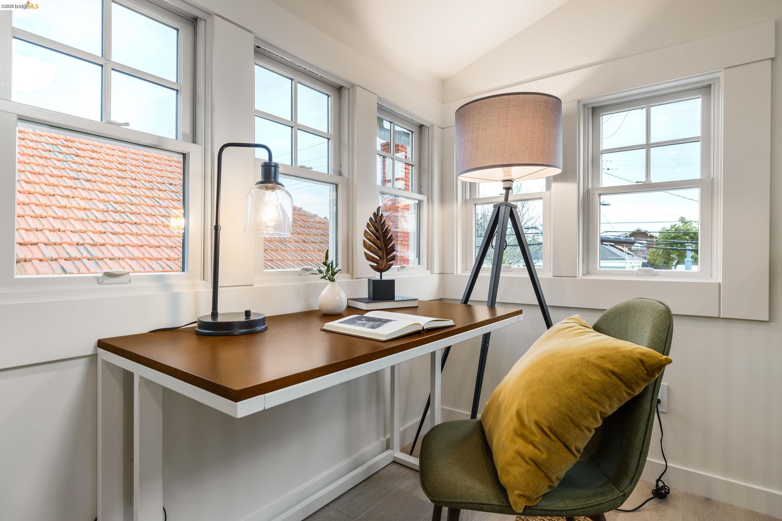 Detail Gallery Image 28 of 49 For 636 56th St, Oakland,  CA 94609 - 4 Beds | 3/1 Baths