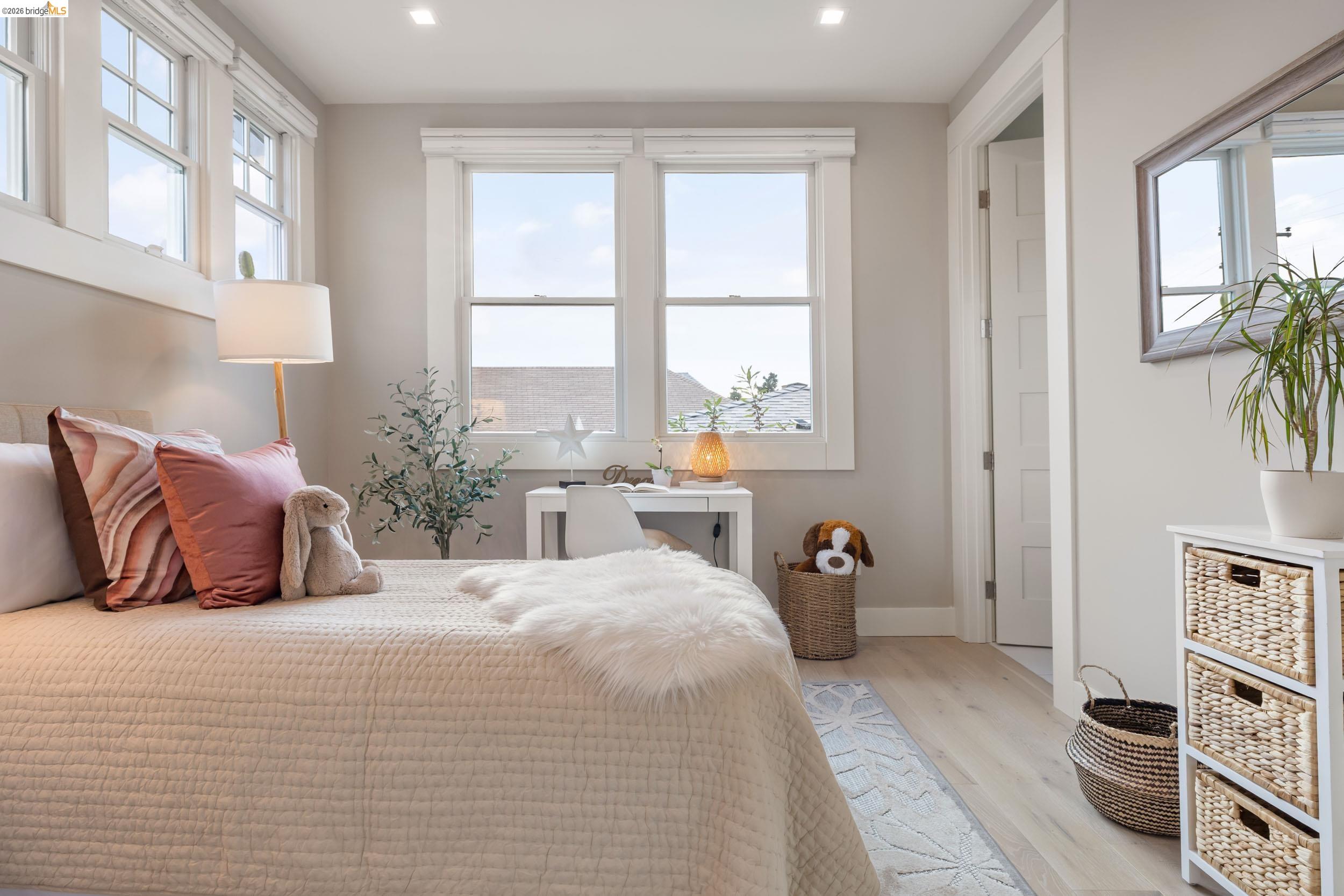 Detail Gallery Image 29 of 49 For 636 56th St, Oakland,  CA 94609 - 4 Beds | 3/1 Baths