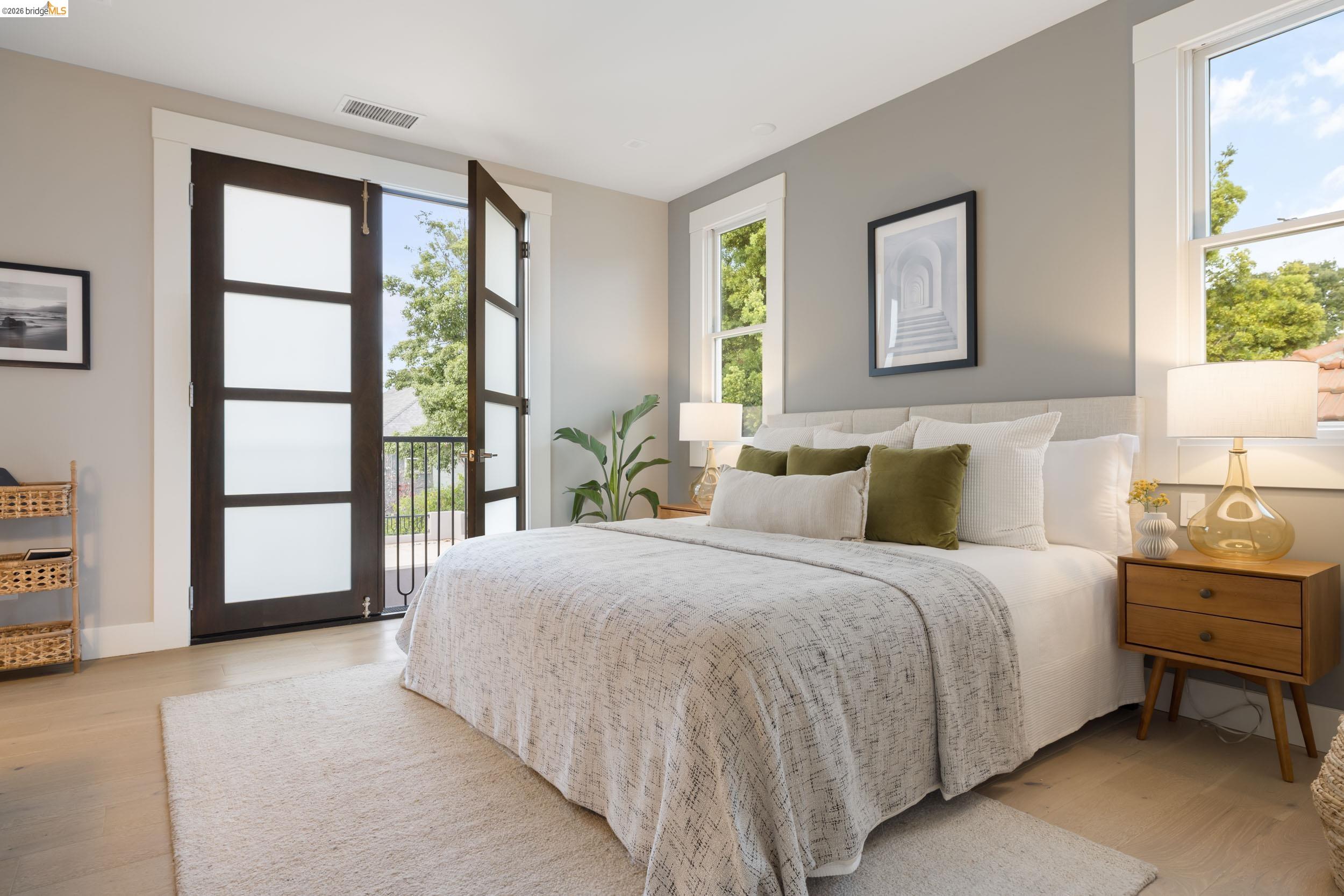 Detail Gallery Image 32 of 49 For 636 56th St, Oakland,  CA 94609 - 4 Beds | 3/1 Baths