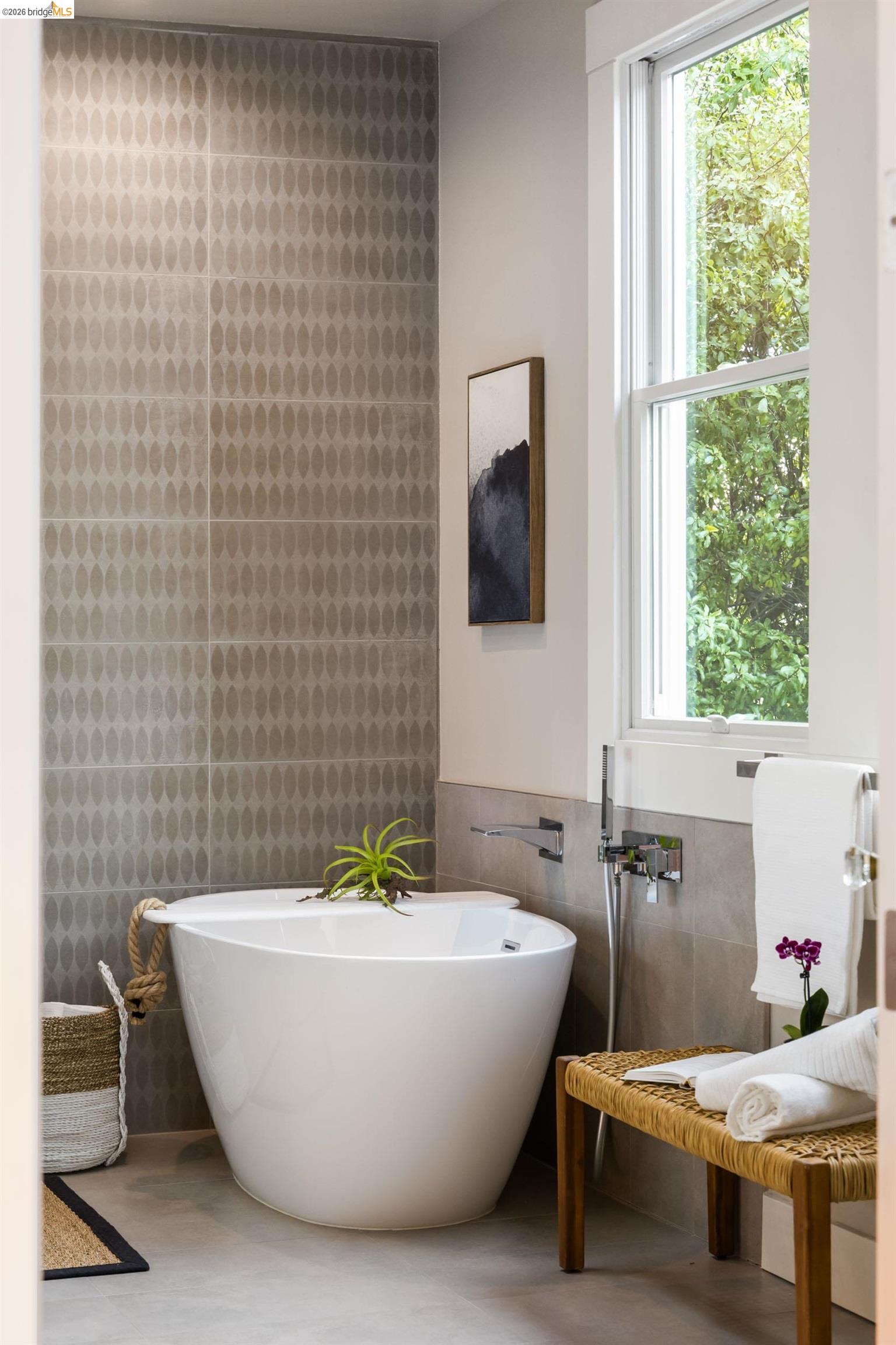 Detail Gallery Image 35 of 49 For 636 56th St, Oakland,  CA 94609 - 4 Beds | 3/1 Baths