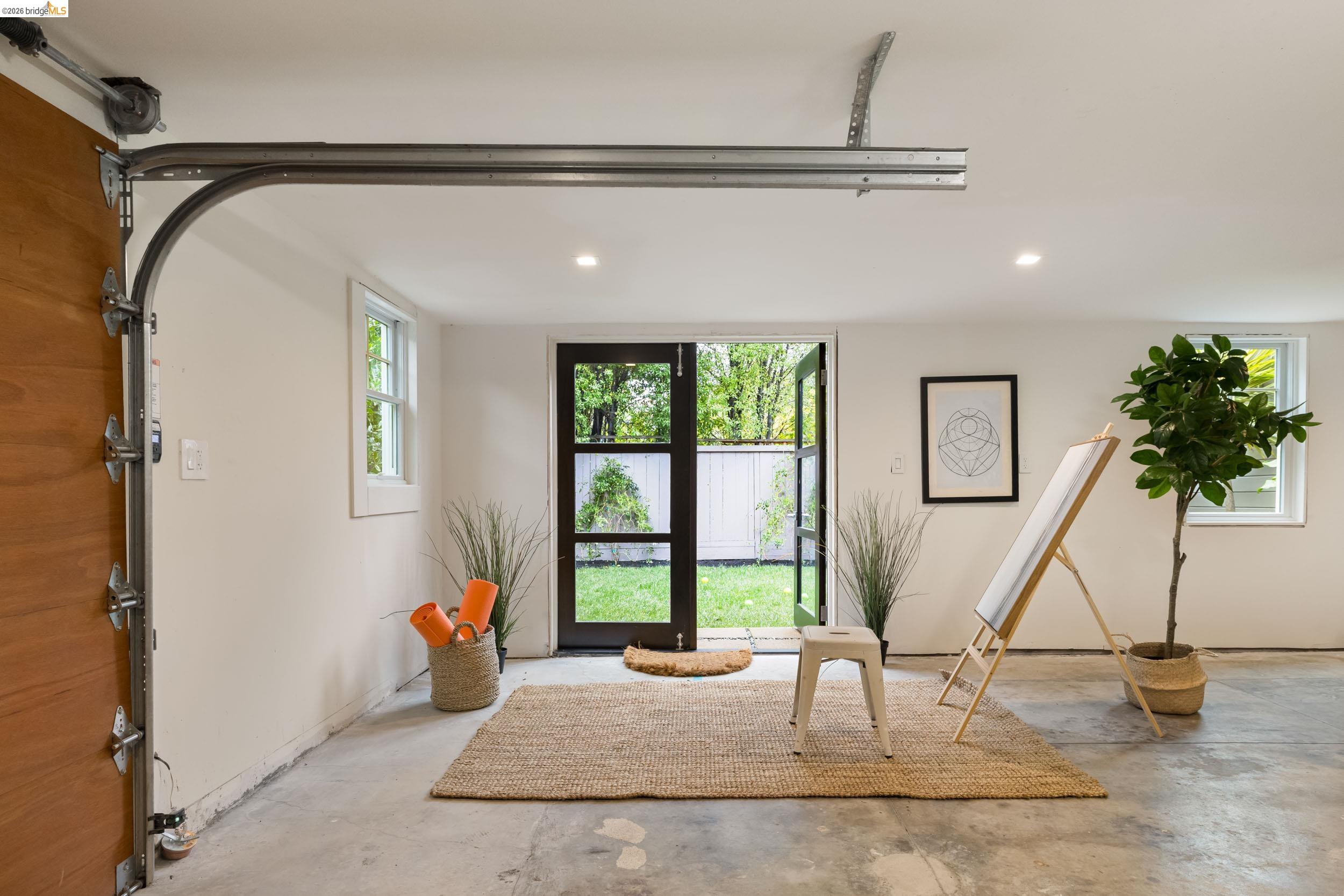 Detail Gallery Image 38 of 49 For 636 56th St, Oakland,  CA 94609 - 4 Beds | 3/1 Baths