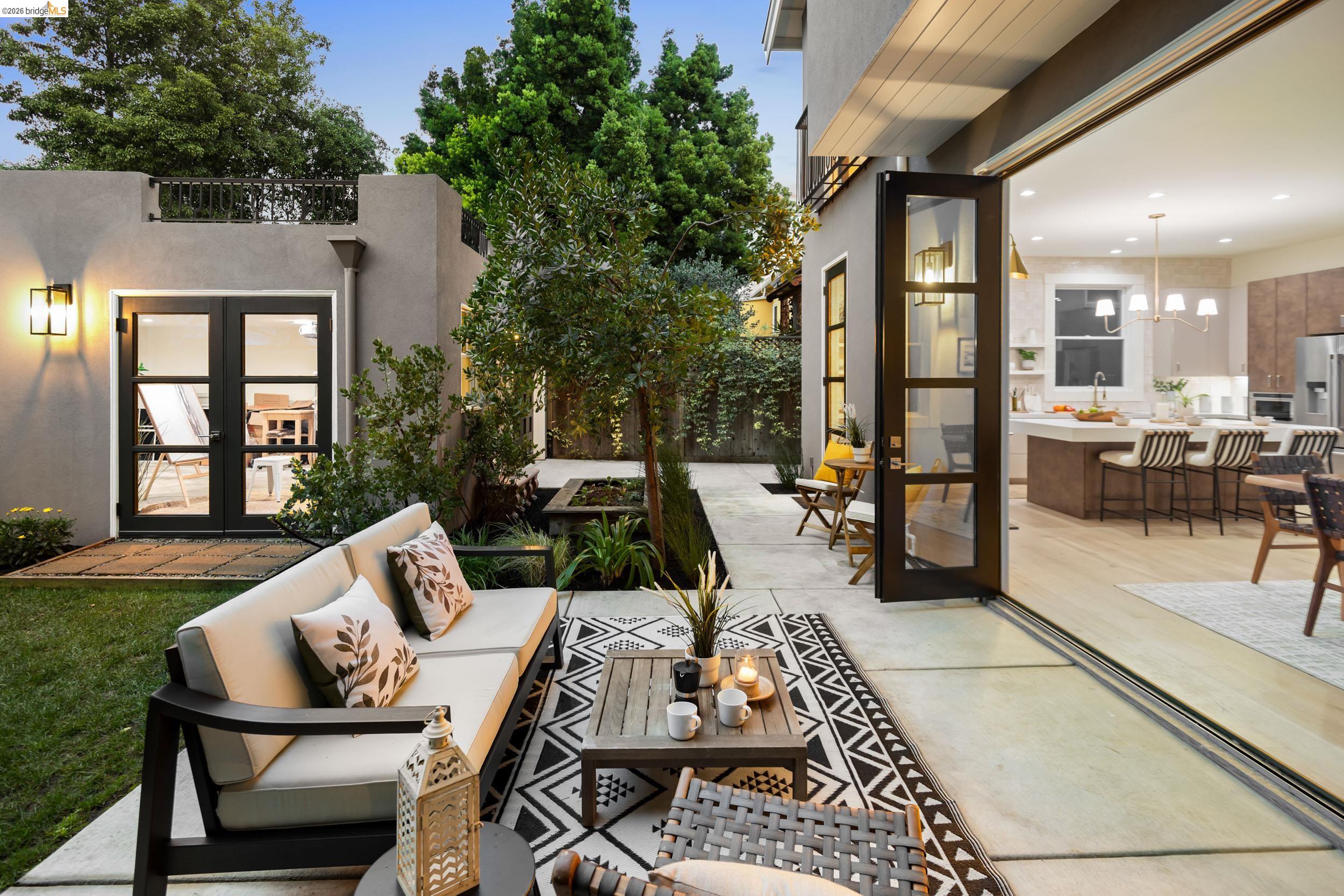 Detail Gallery Image 40 of 49 For 636 56th St, Oakland,  CA 94609 - 4 Beds | 3/1 Baths