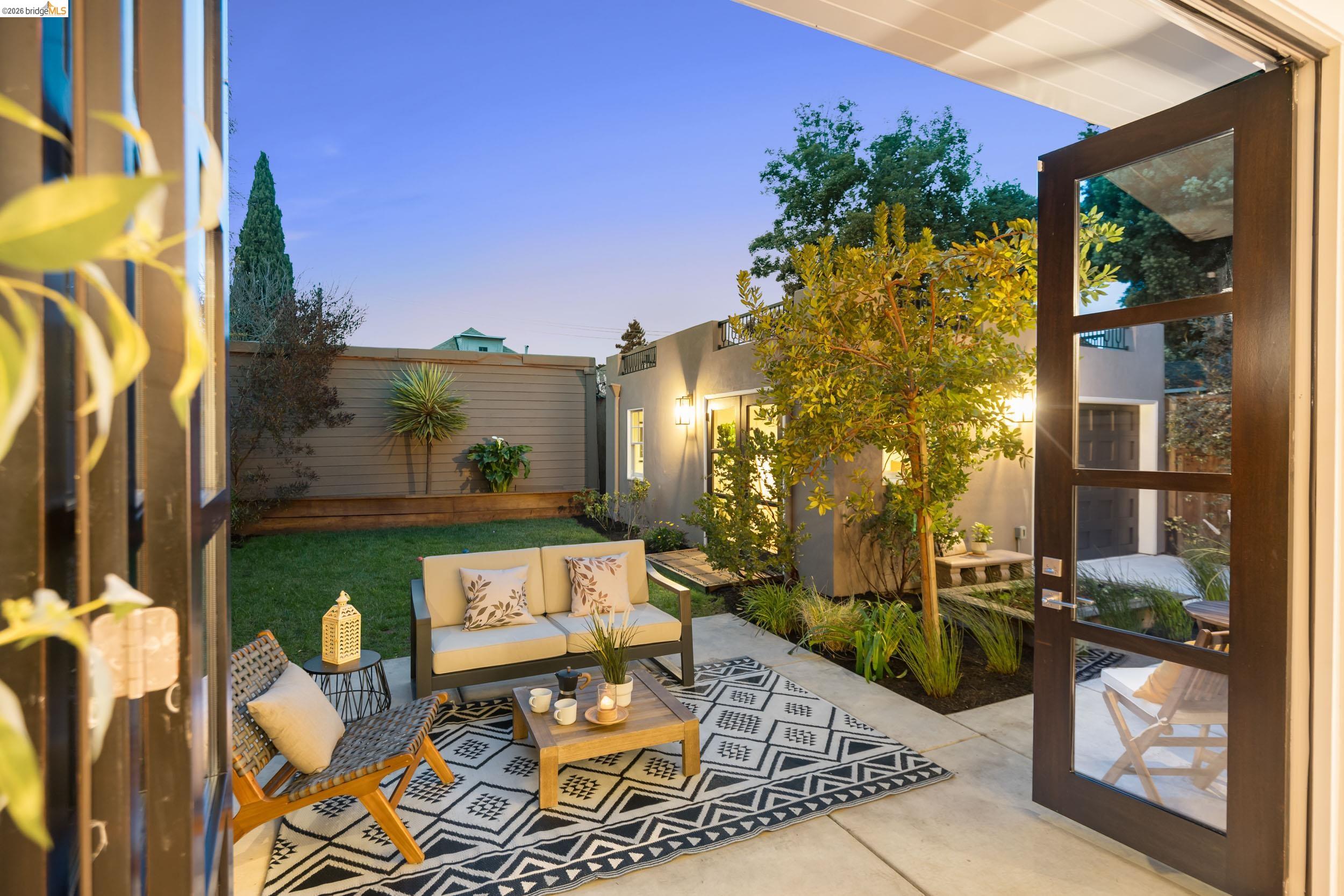 Detail Gallery Image 46 of 49 For 636 56th St, Oakland,  CA 94609 - 4 Beds | 3/1 Baths