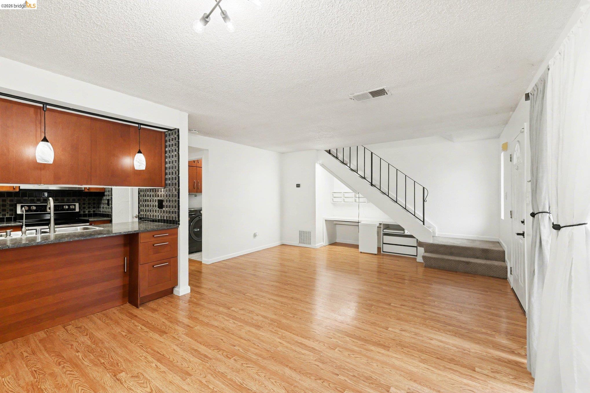 Photo #9: 41125941 Listing: Photo #9