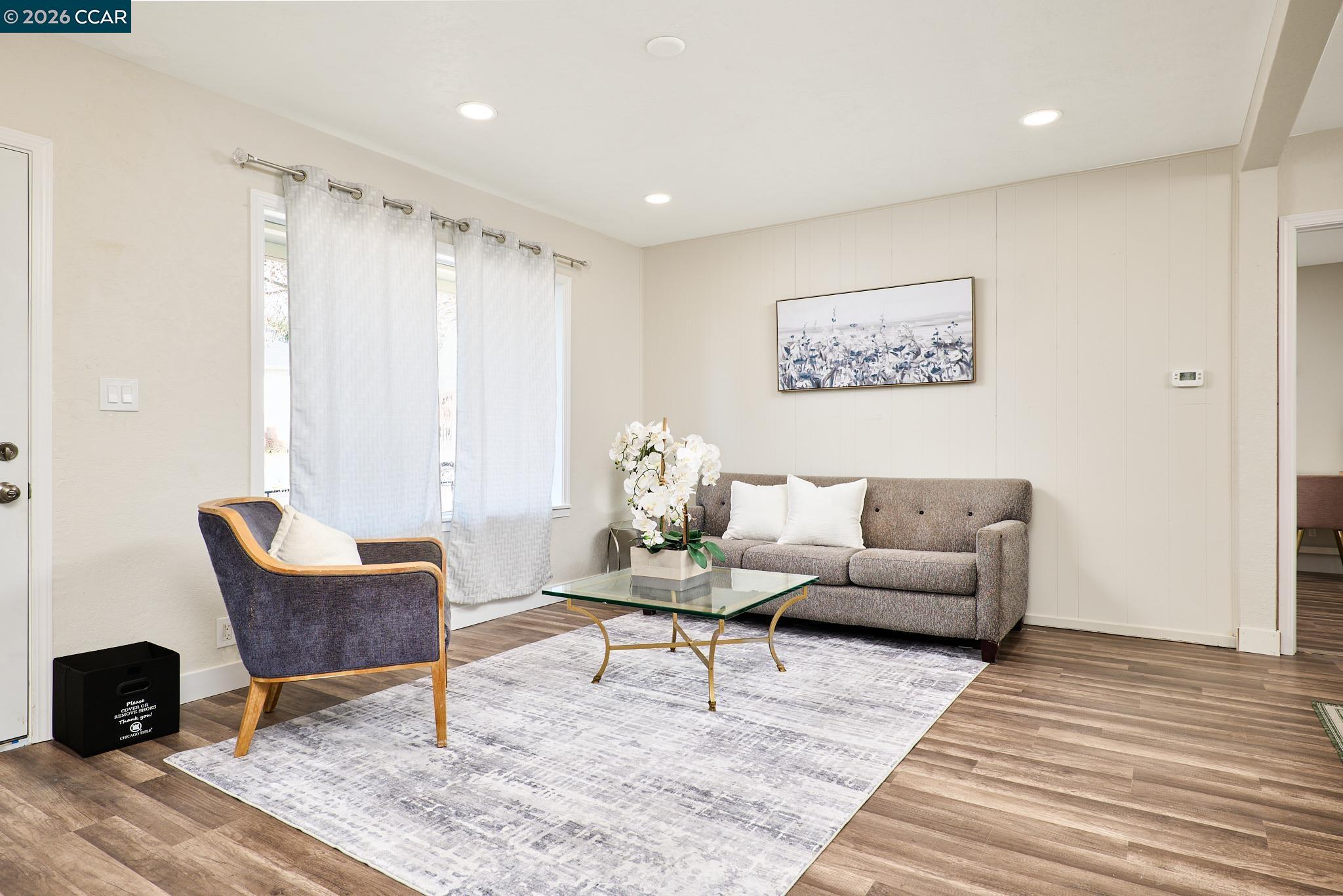 Detail Gallery Image 4 of 28 For 1143 Cook St, Antioch,  CA 94509 - 3 Beds | 2 Baths