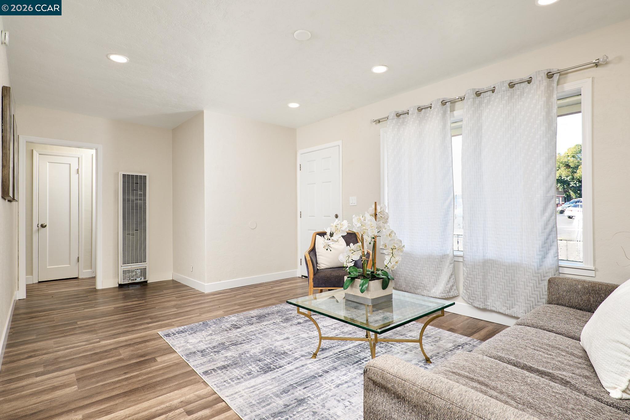 Detail Gallery Image 5 of 28 For 1143 Cook St, Antioch,  CA 94509 - 3 Beds | 2 Baths