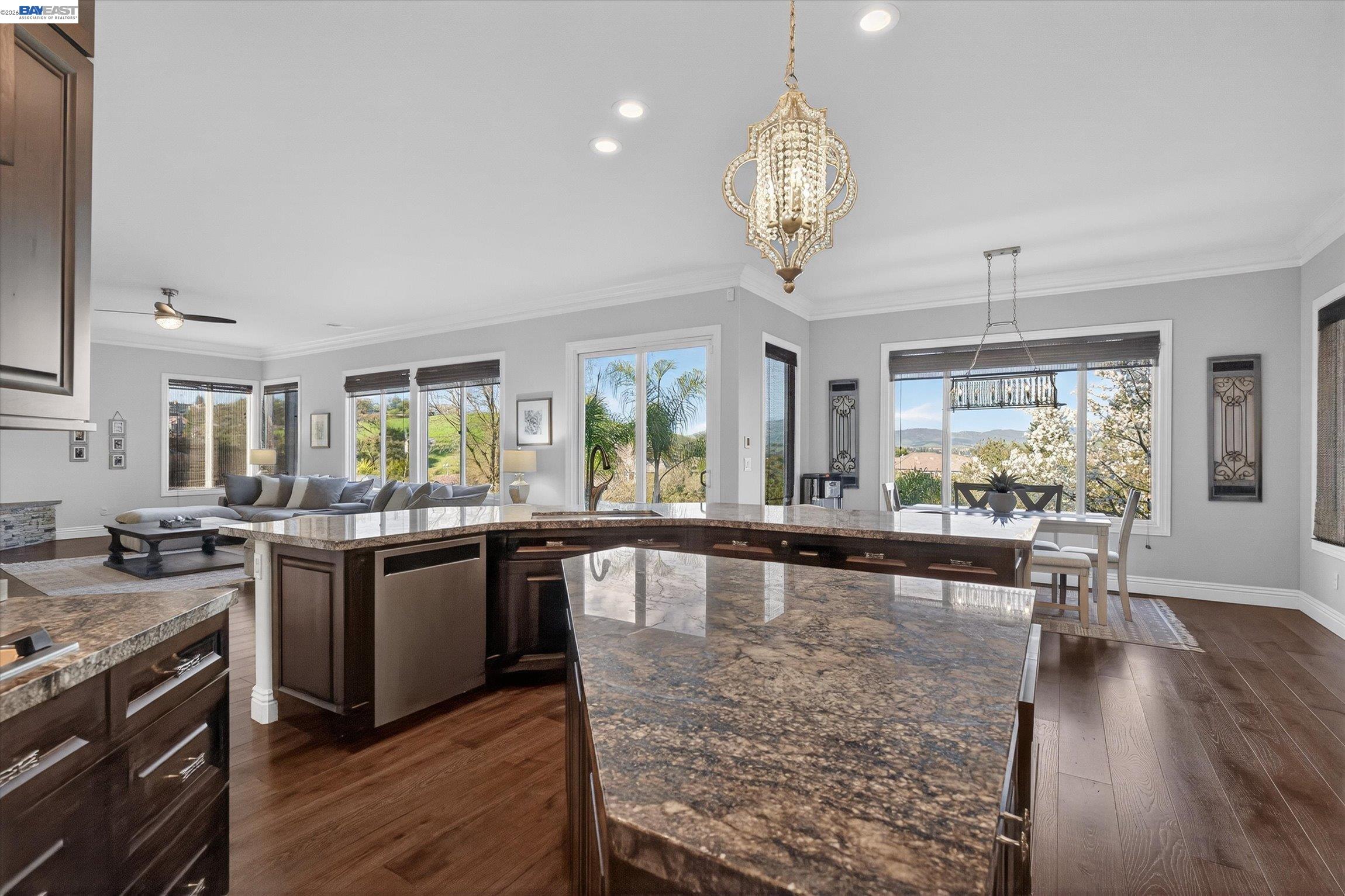 Detail Gallery Image 15 of 60 For 4 Majestic Oak Ct, San Ramon,  CA 94583 - 5 Beds | 4/1 Baths