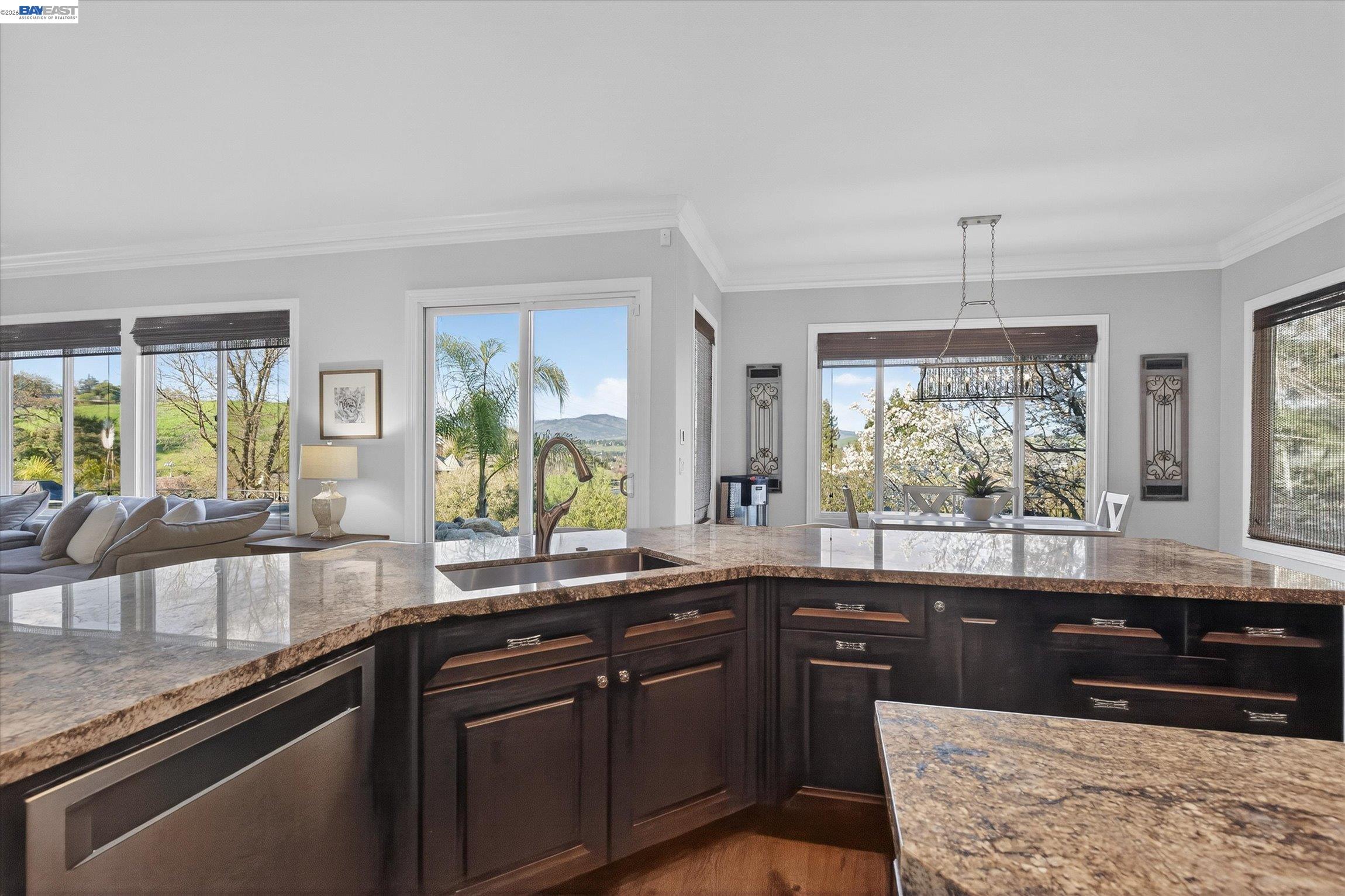 Detail Gallery Image 16 of 60 For 4 Majestic Oak Ct, San Ramon,  CA 94583 - 5 Beds | 4/1 Baths