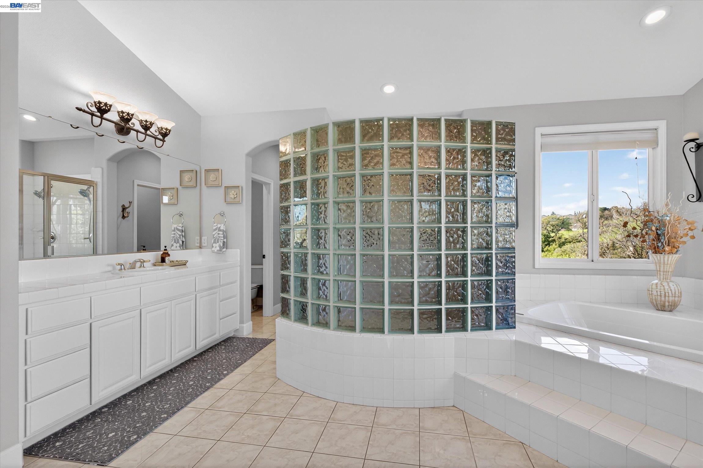 Detail Gallery Image 33 of 60 For 4 Majestic Oak Ct, San Ramon,  CA 94583 - 5 Beds | 4/1 Baths