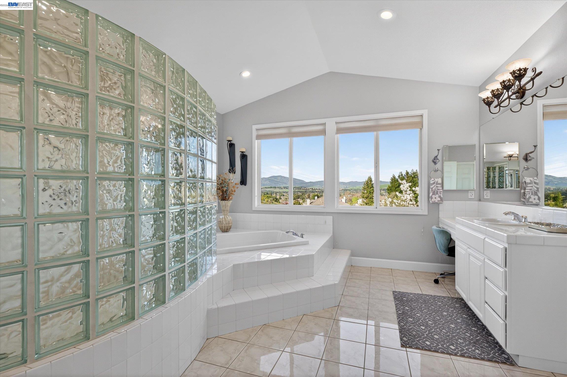 Detail Gallery Image 34 of 60 For 4 Majestic Oak Ct, San Ramon,  CA 94583 - 5 Beds | 4/1 Baths