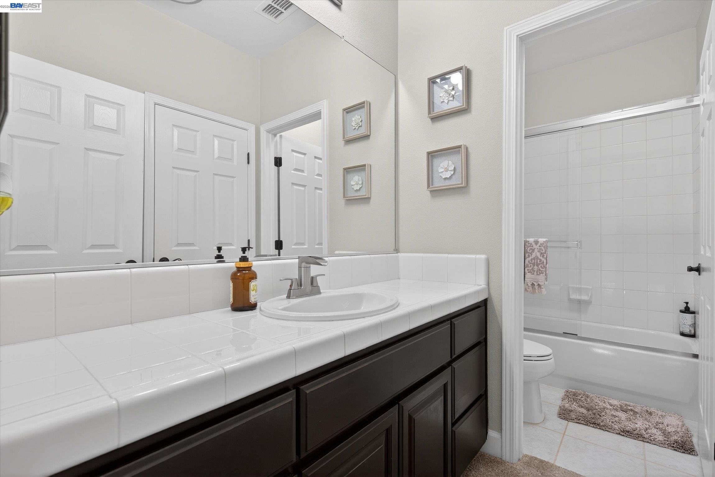 Detail Gallery Image 40 of 60 For 4 Majestic Oak Ct, San Ramon,  CA 94583 - 5 Beds | 4/1 Baths