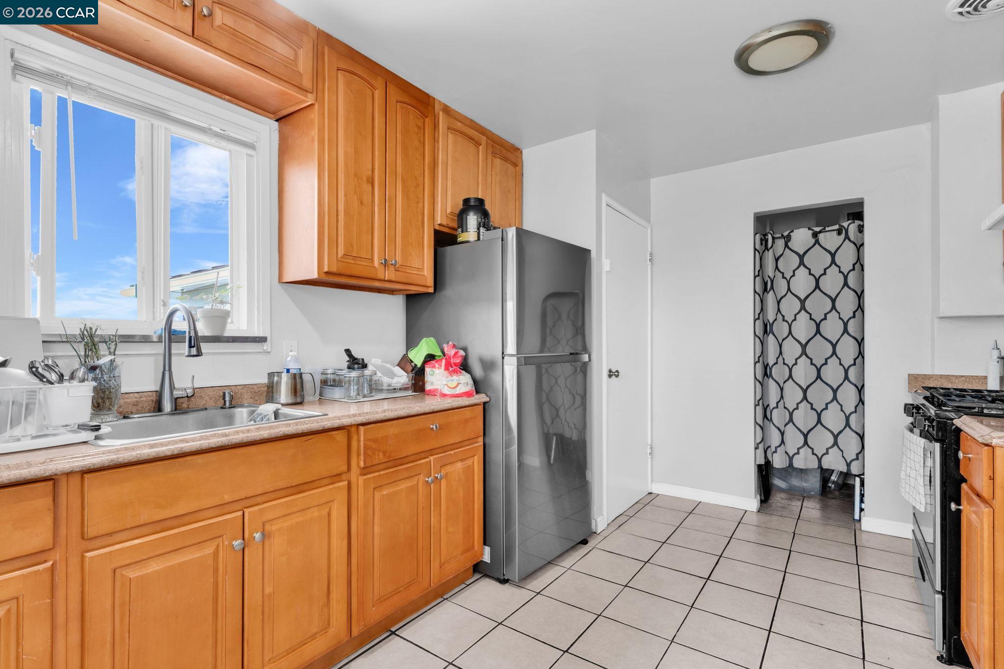 Detail Gallery Image 11 of 46 For 4778 Hilltop Drive, El Sobrante,  CA 94803 - 3 Beds | 1 Baths