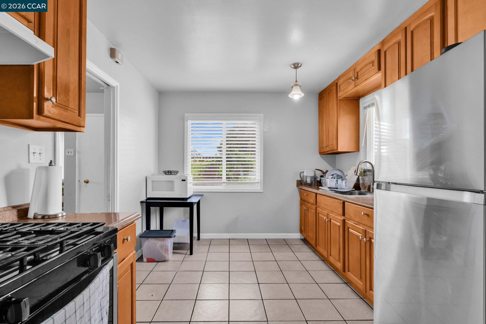 Detail Gallery Image 14 of 46 For 4778 Hilltop Drive, El Sobrante,  CA 94803 - 3 Beds | 1 Baths