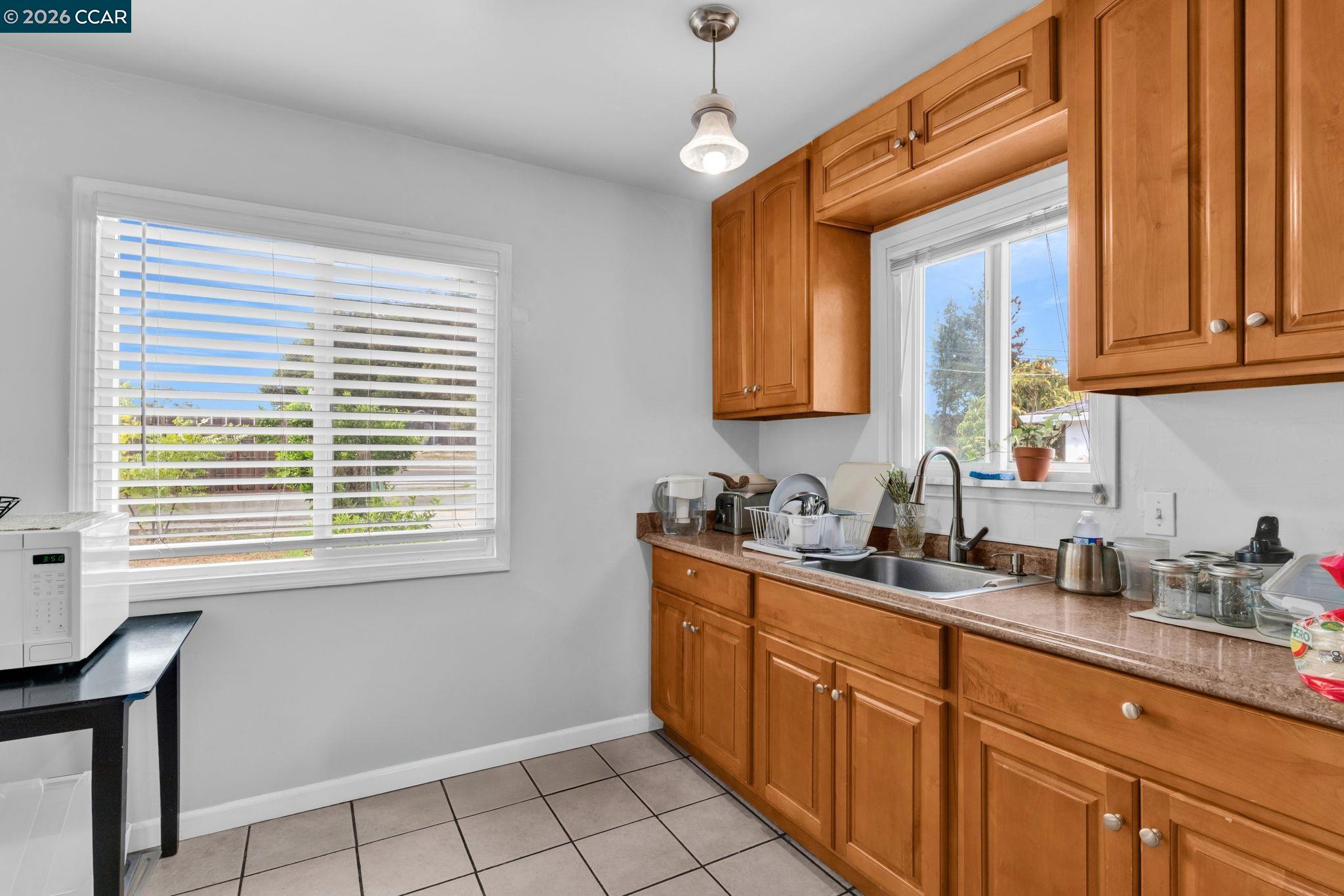 Detail Gallery Image 15 of 46 For 4778 Hilltop Drive, El Sobrante,  CA 94803 - 3 Beds | 1 Baths
