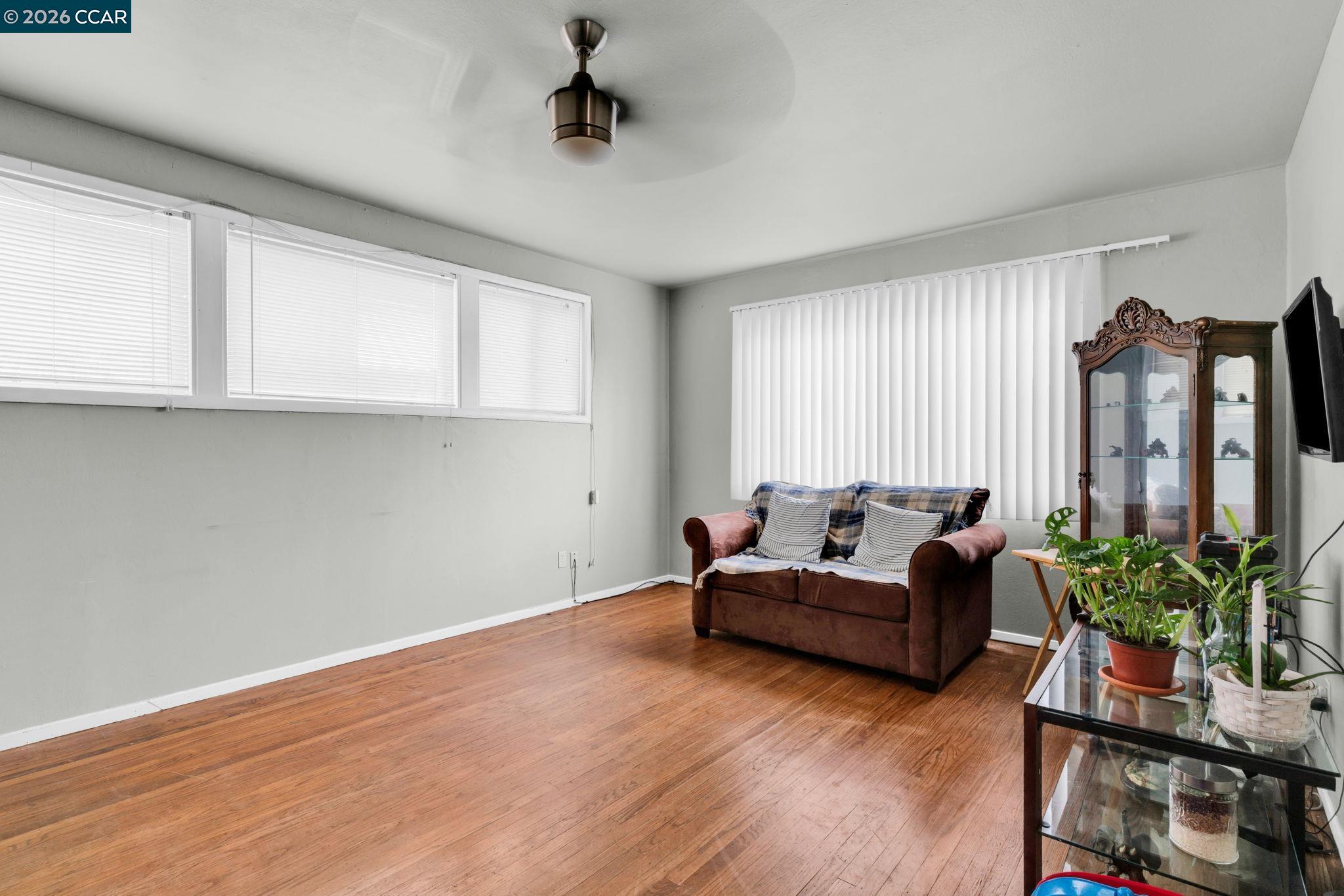 Detail Gallery Image 5 of 46 For 4778 Hilltop Drive, El Sobrante,  CA 94803 - 3 Beds | 1 Baths