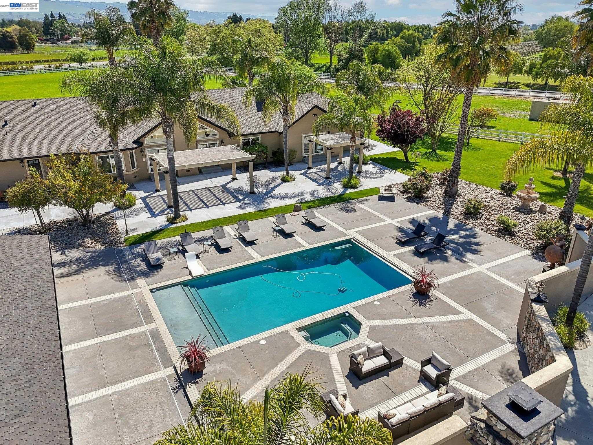 Front Image Thumbnail for BE41125947