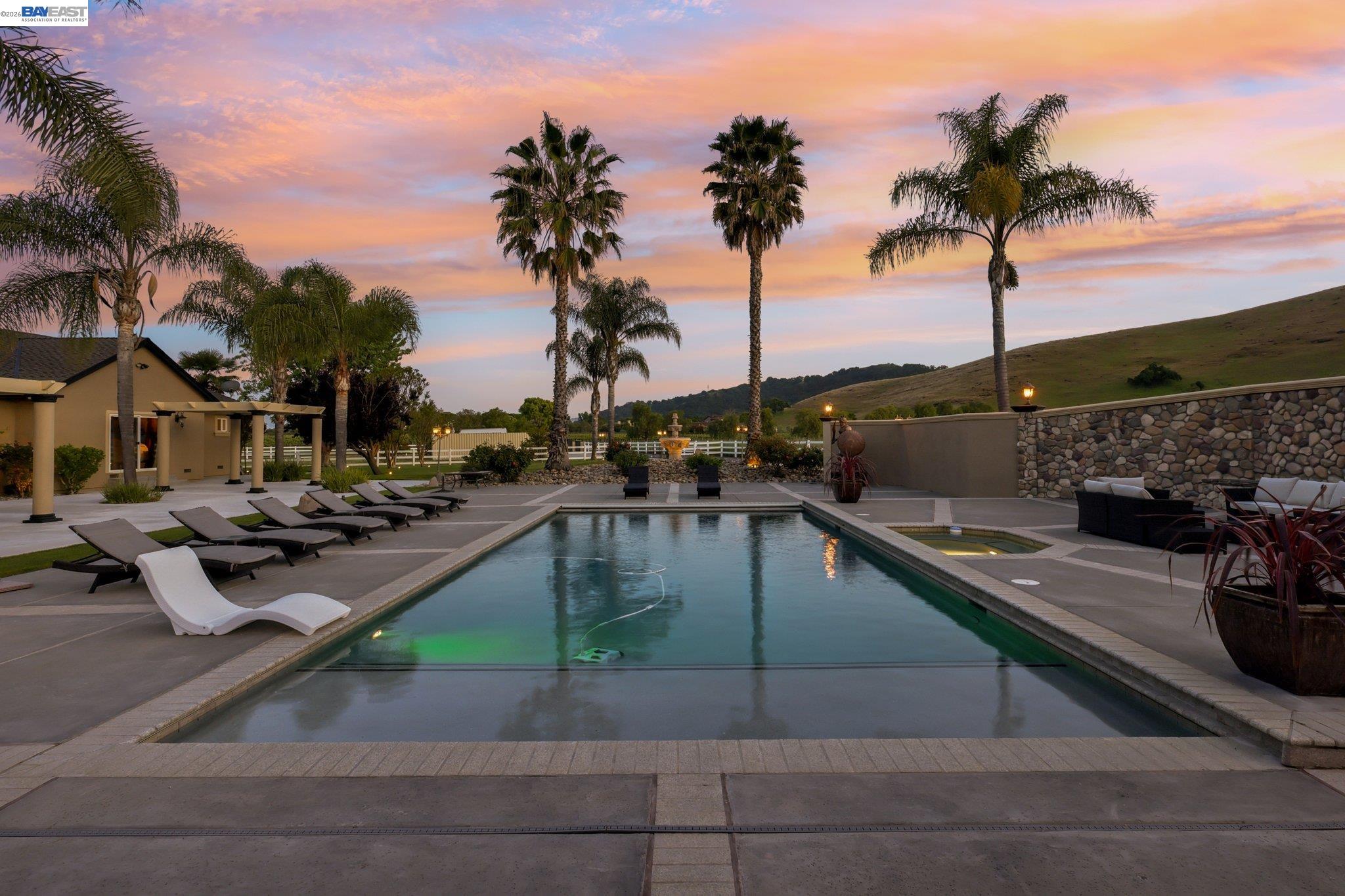 Detail Gallery Image 13 of 53 For 12755 Santa Teresa, San Jose,  CA 95046 - 5 Beds | 4 Baths