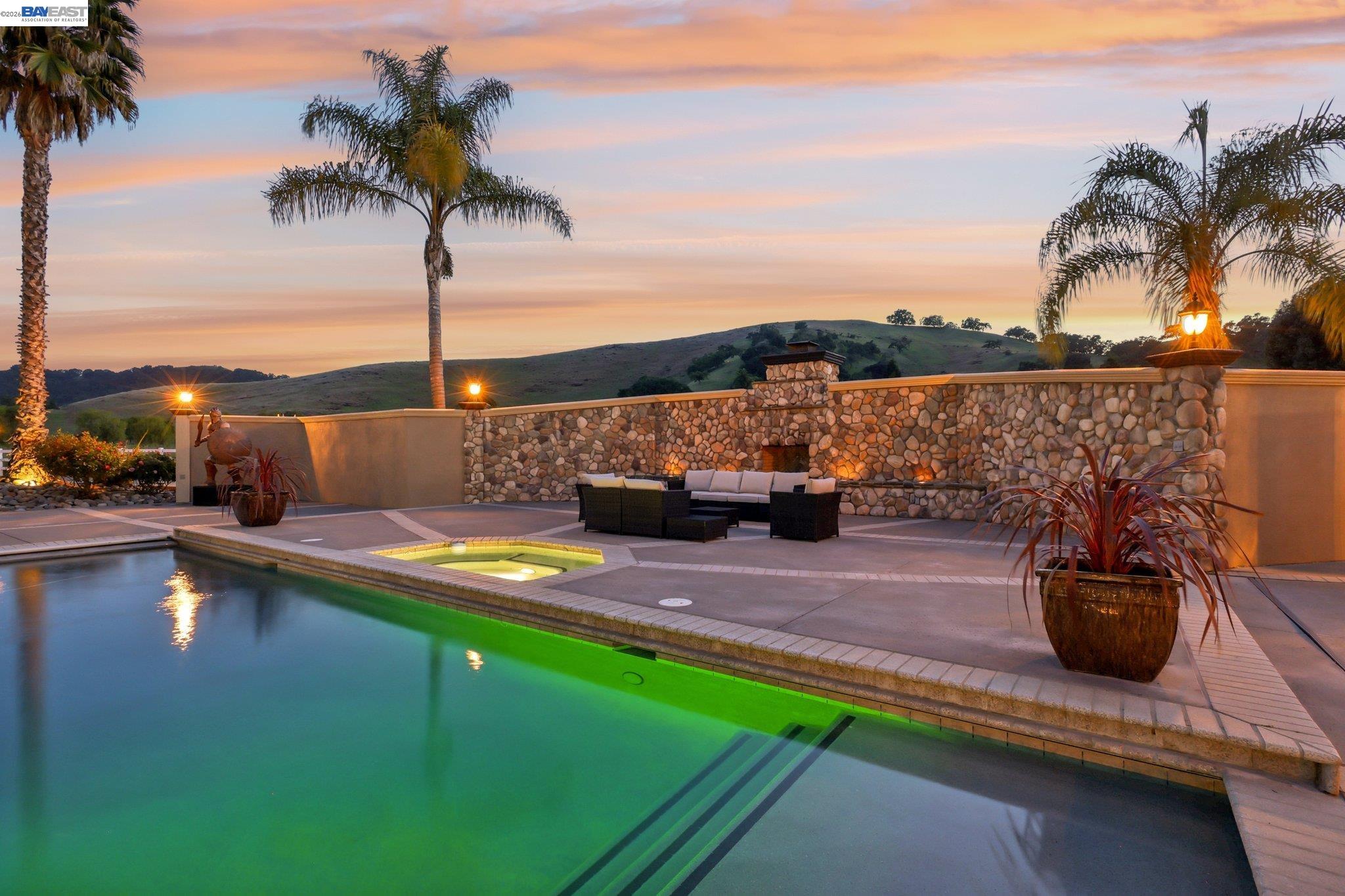 Detail Gallery Image 14 of 53 For 12755 Santa Teresa, San Jose,  CA 95046 - 5 Beds | 4 Baths