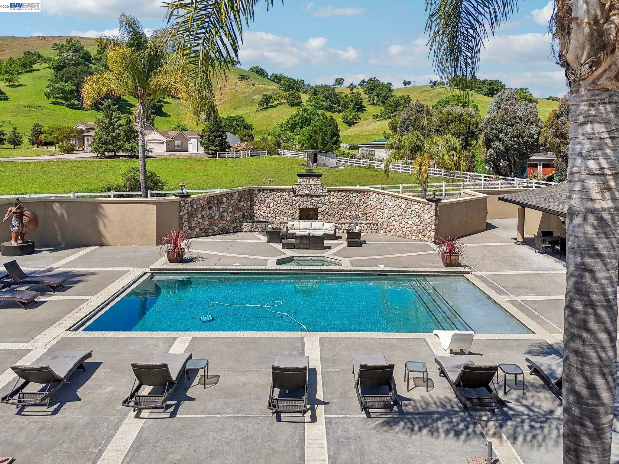 Detail Gallery Image 5 of 53 For 12755 Santa Teresa, San Jose,  CA 95046 - 5 Beds | 4 Baths