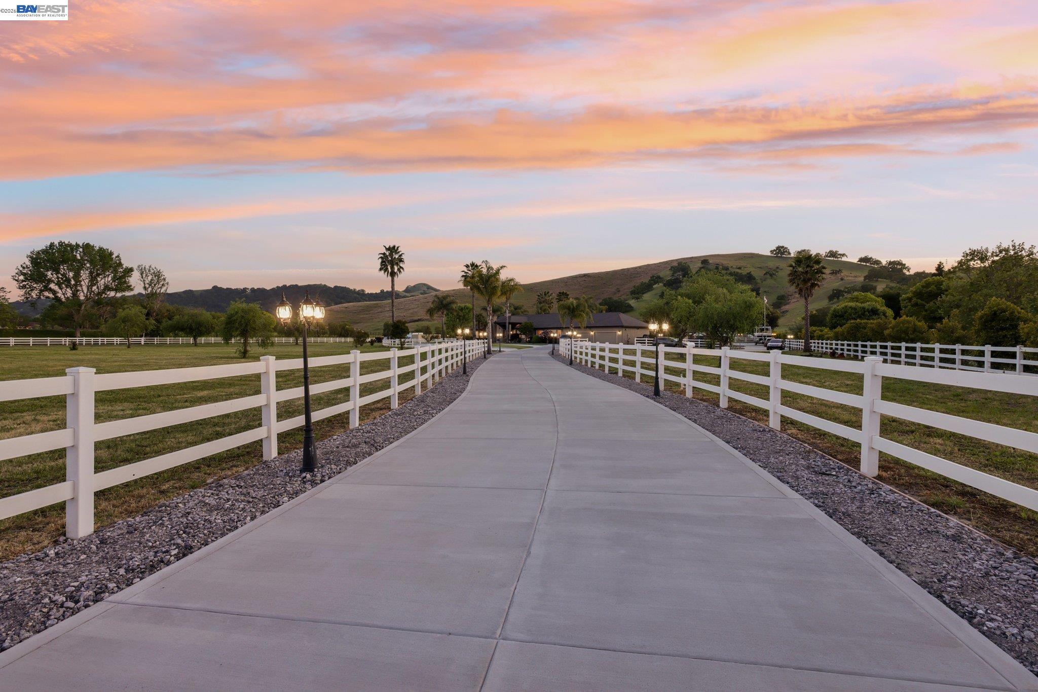 Detail Gallery Image 8 of 53 For 12755 Santa Teresa, San Jose,  CA 95046 - 5 Beds | 4 Baths