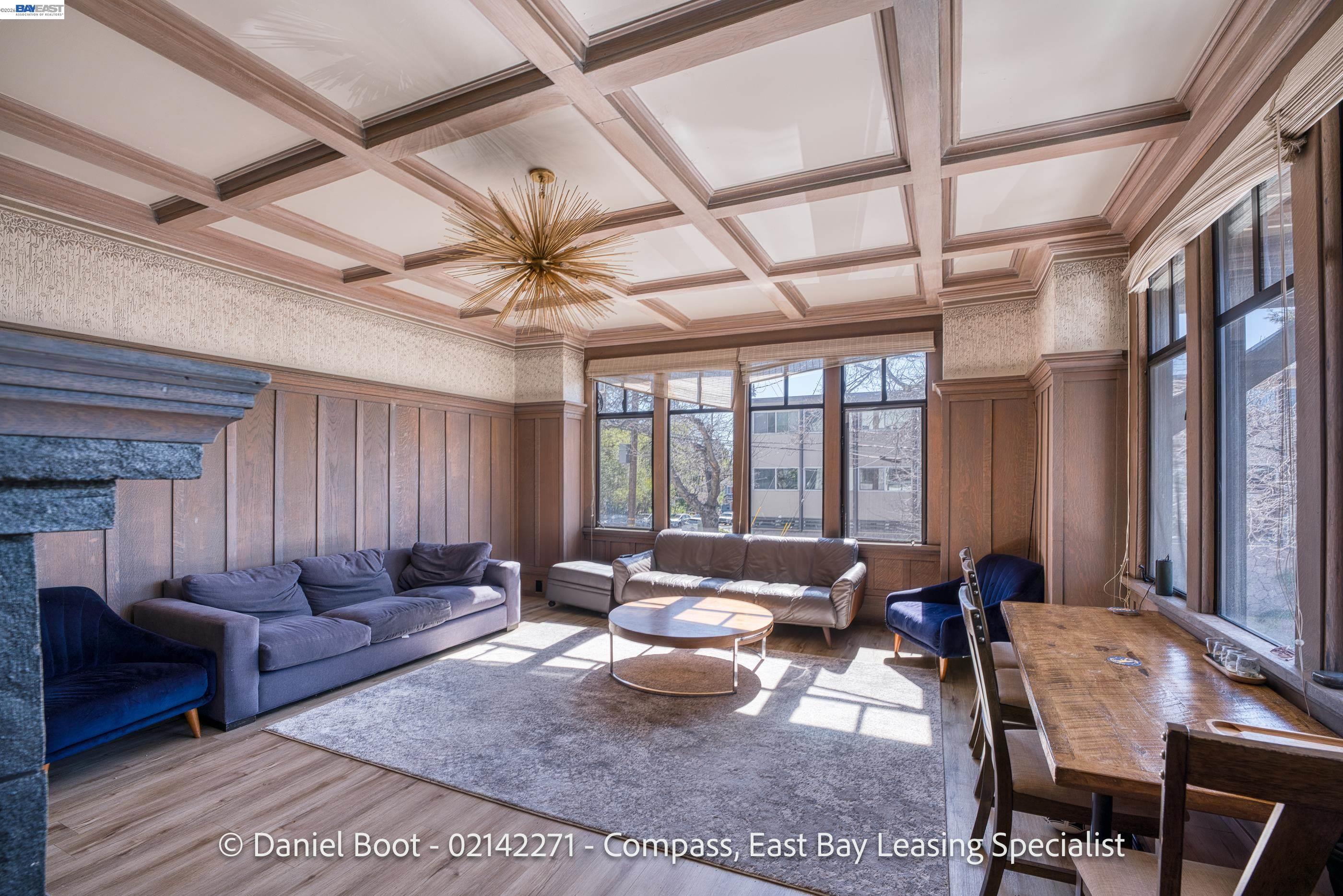 Detail Gallery Image 2 of 36 For 2905 Channing Way, Berkeley,  CA 94704 - 3 Beds | 1 Baths