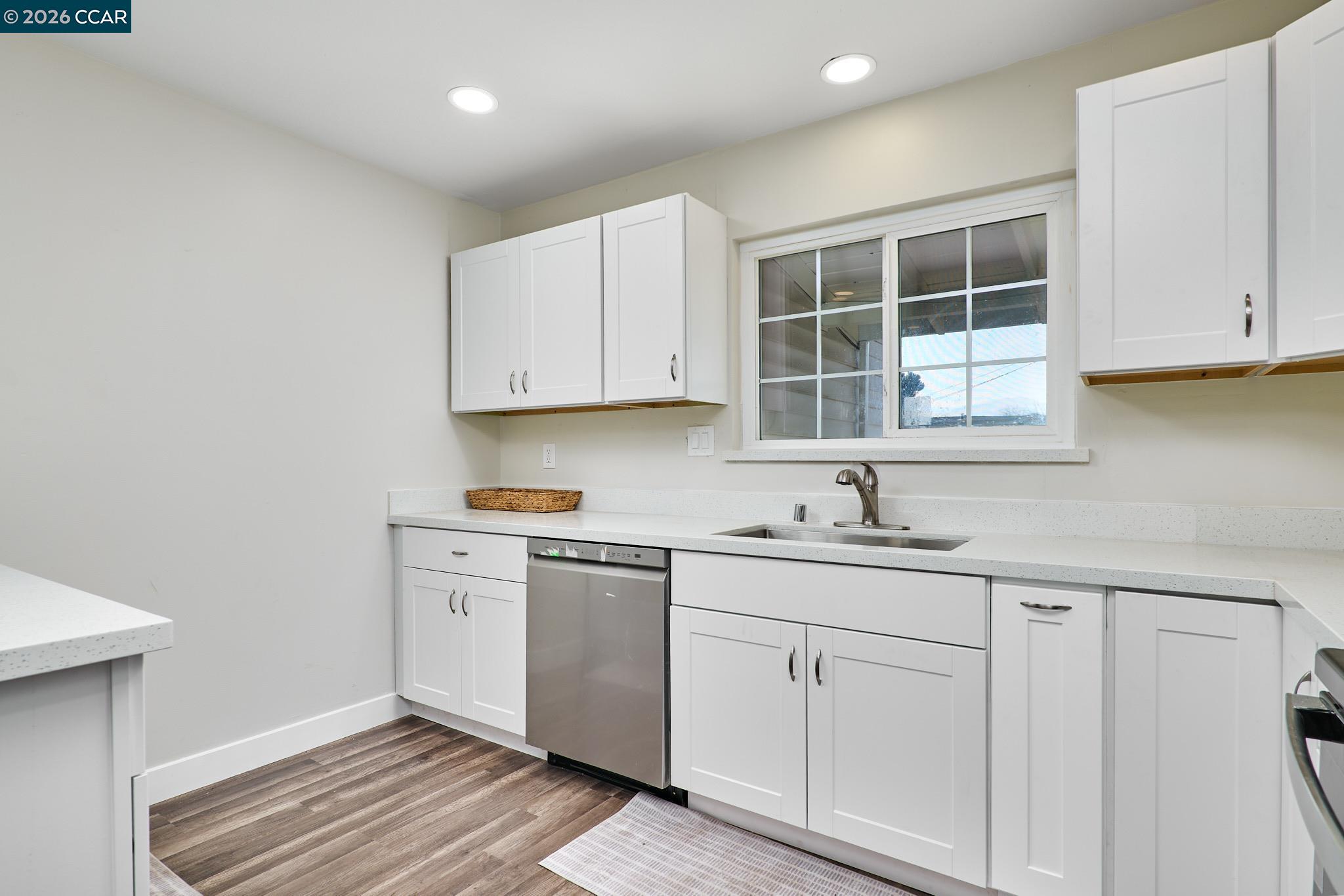 Detail Gallery Image 12 of 29 For 4320 Delta Fair Blvd, Antioch,  CA 94509 - 4 Beds | 1/1 Baths