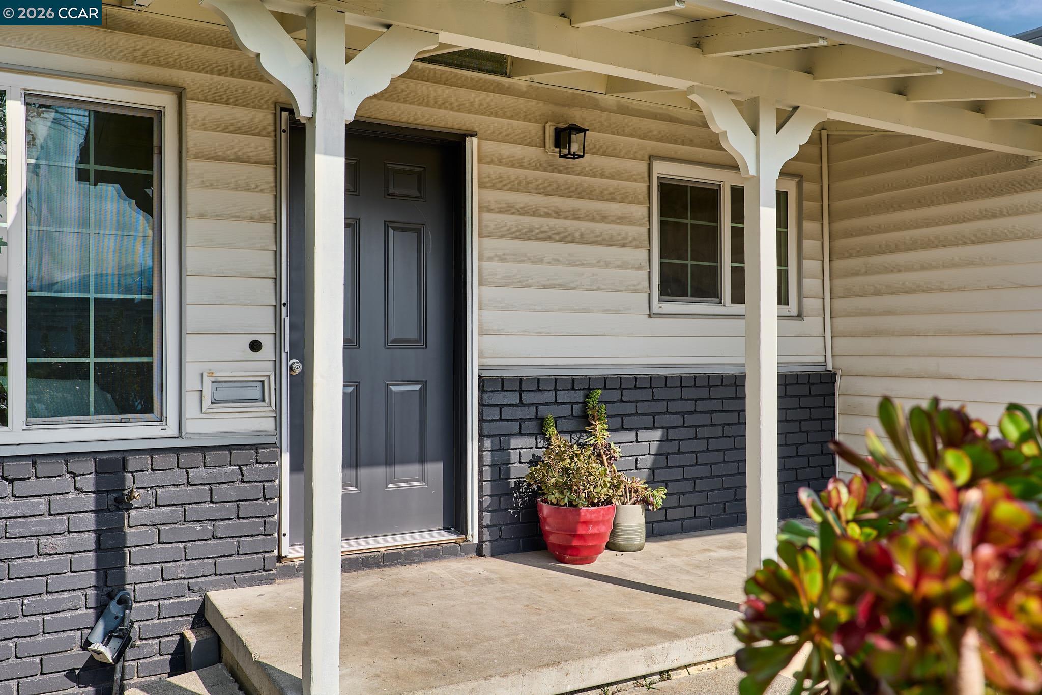 Detail Gallery Image 5 of 29 For 4320 Delta Fair Blvd, Antioch,  CA 94509 - 4 Beds | 1/1 Baths