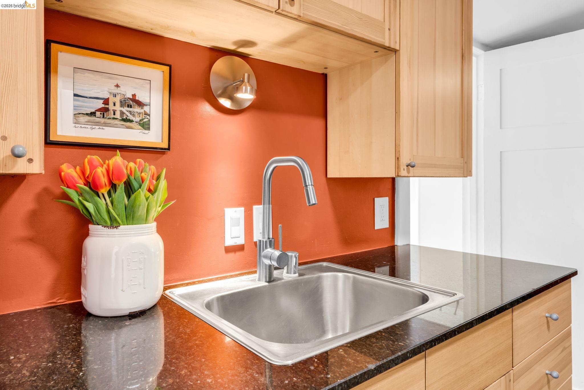 Detail Gallery Image 20 of 45 For 1101 Mountain Blvd, Oakland,  CA 94611 - 2 Beds | 1 Baths