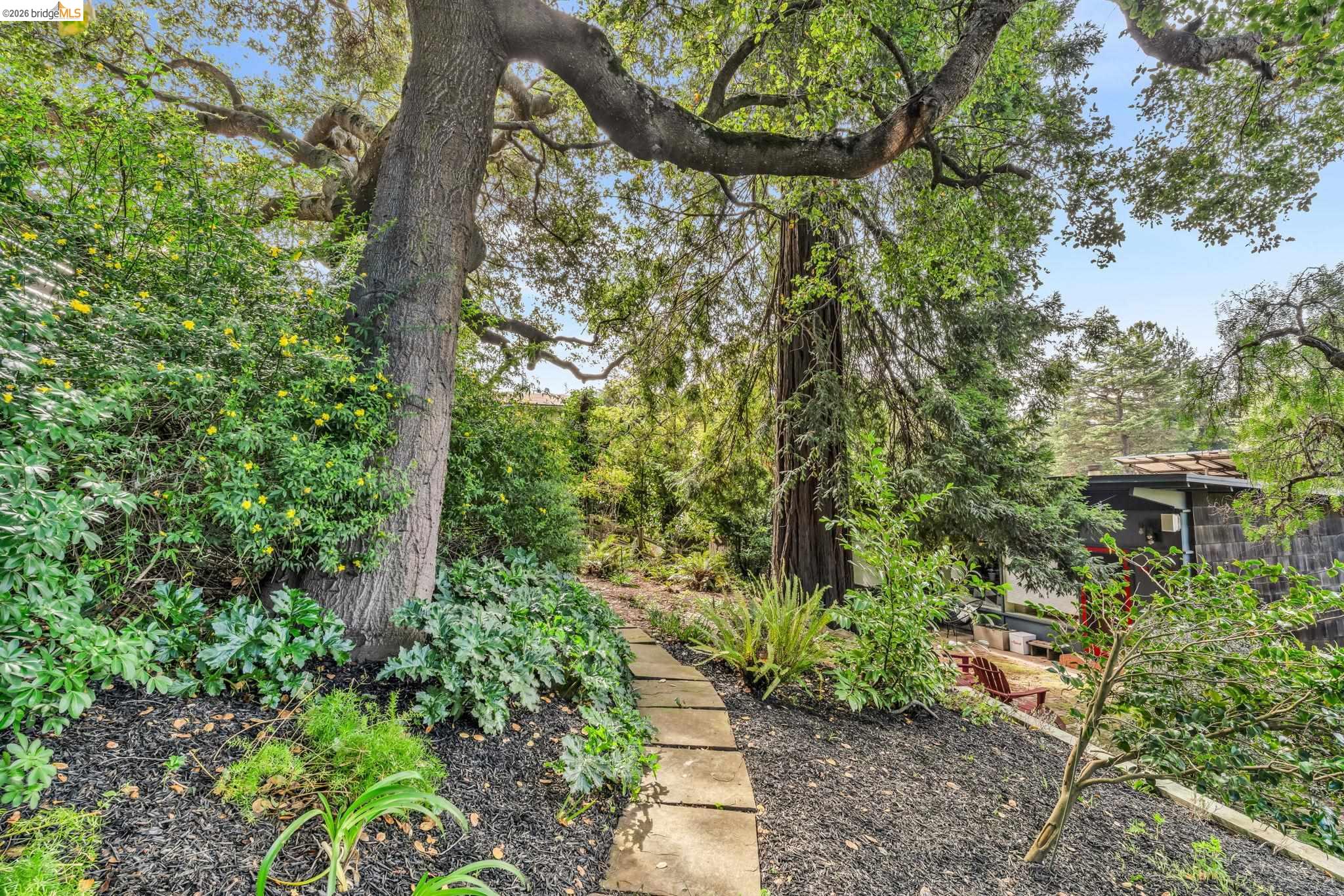 Detail Gallery Image 40 of 45 For 1101 Mountain Blvd, Oakland,  CA 94611 - 2 Beds | 1 Baths