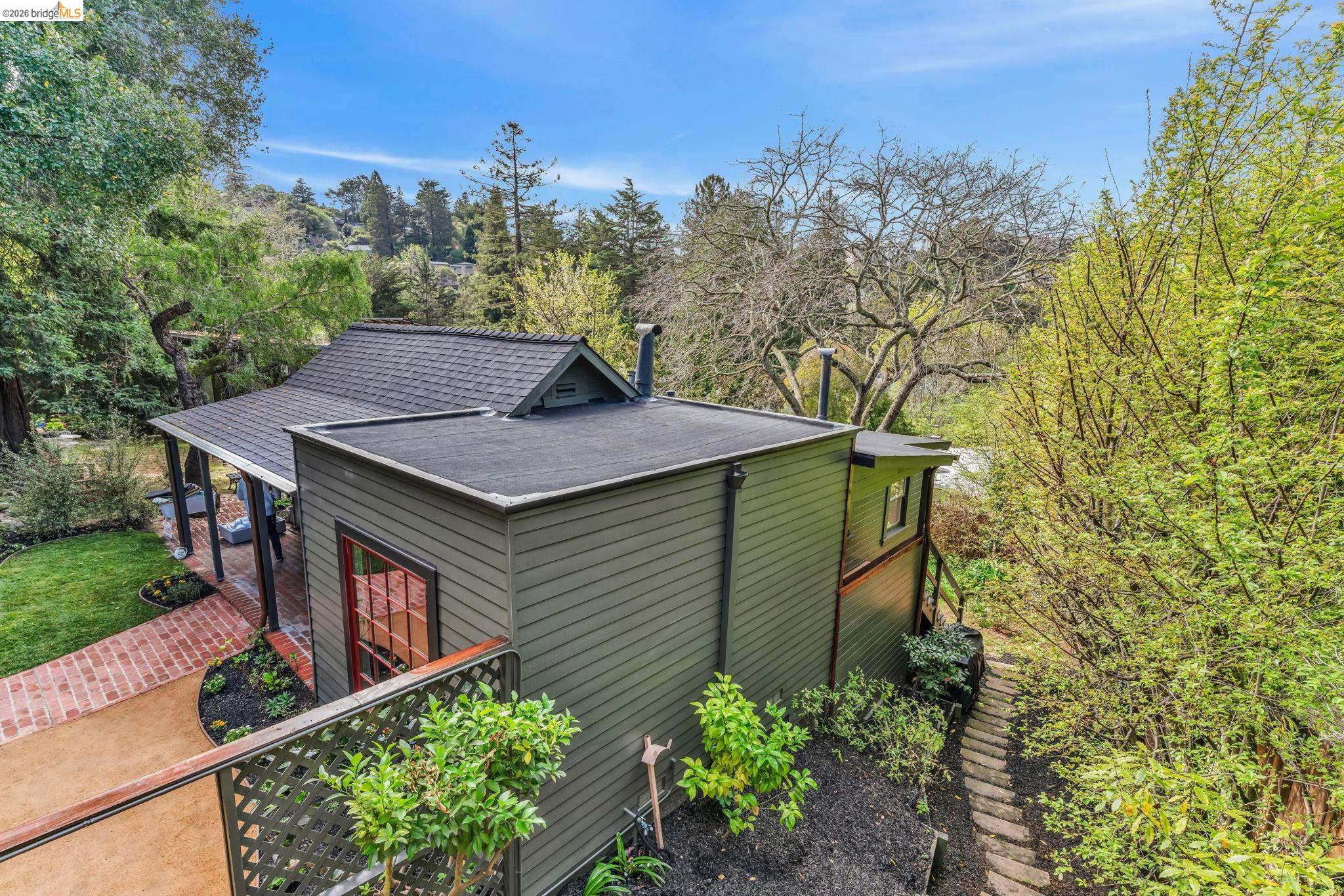 Detail Gallery Image 42 of 45 For 1101 Mountain Blvd, Oakland,  CA 94611 - 2 Beds | 1 Baths