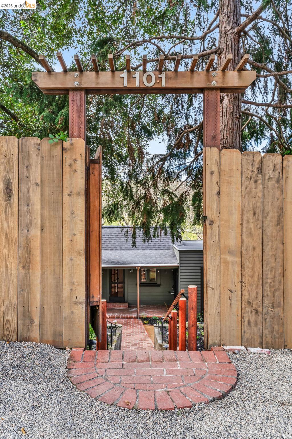 Detail Gallery Image 44 of 45 For 1101 Mountain Blvd, Oakland,  CA 94611 - 2 Beds | 1 Baths