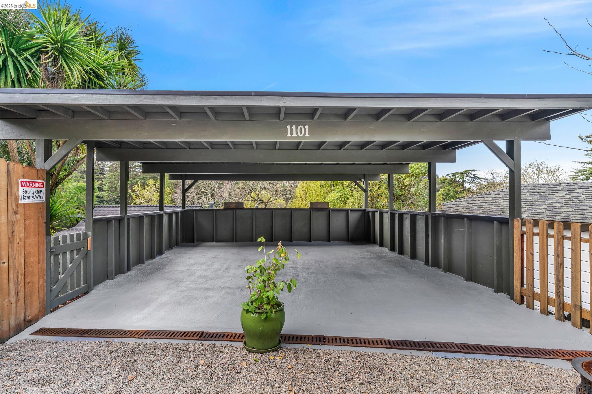 Detail Gallery Image 45 of 45 For 1101 Mountain Blvd, Oakland,  CA 94611 - 2 Beds | 1 Baths