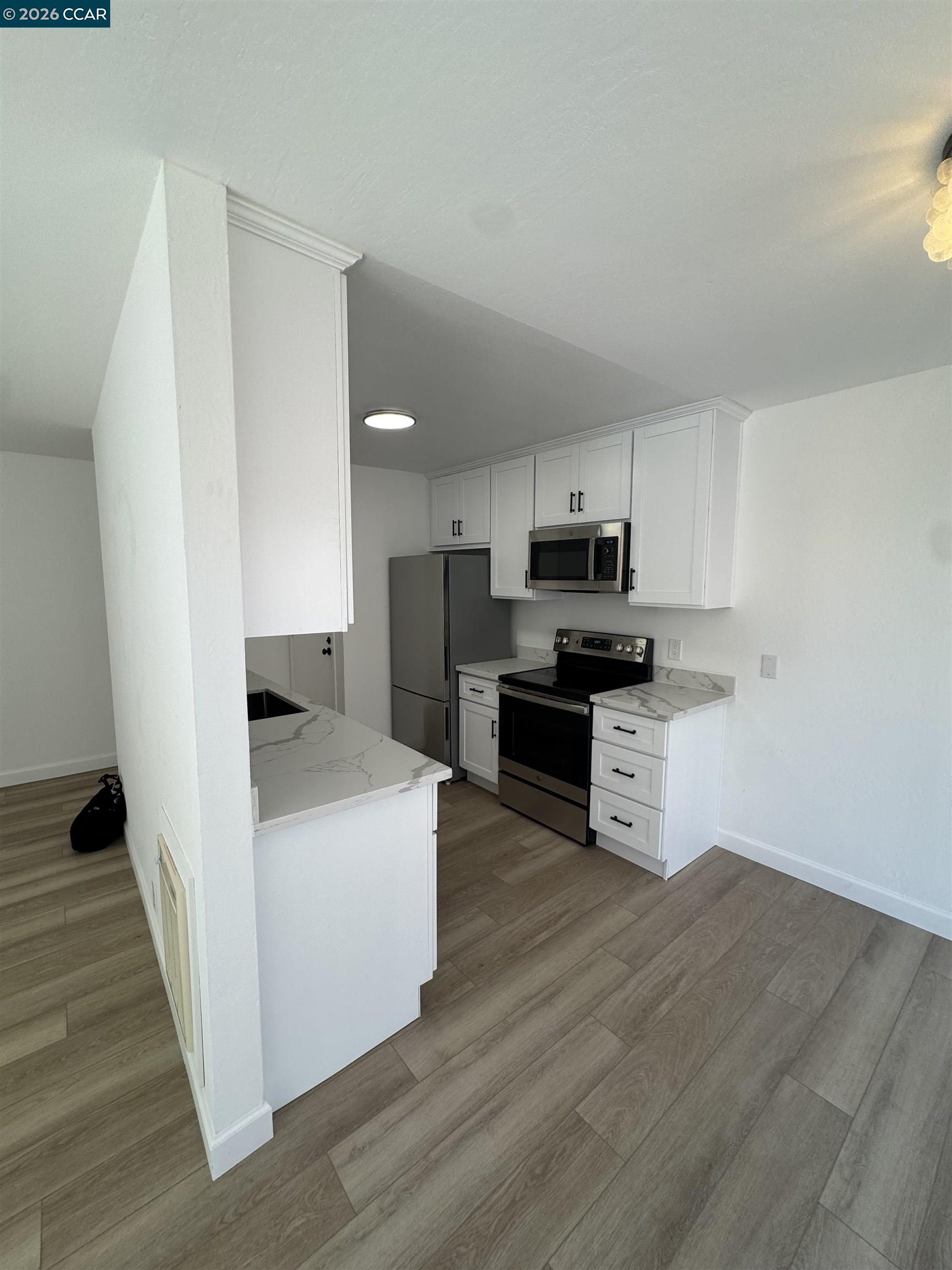 Photo #3: 41125953 Listing: Photo #3