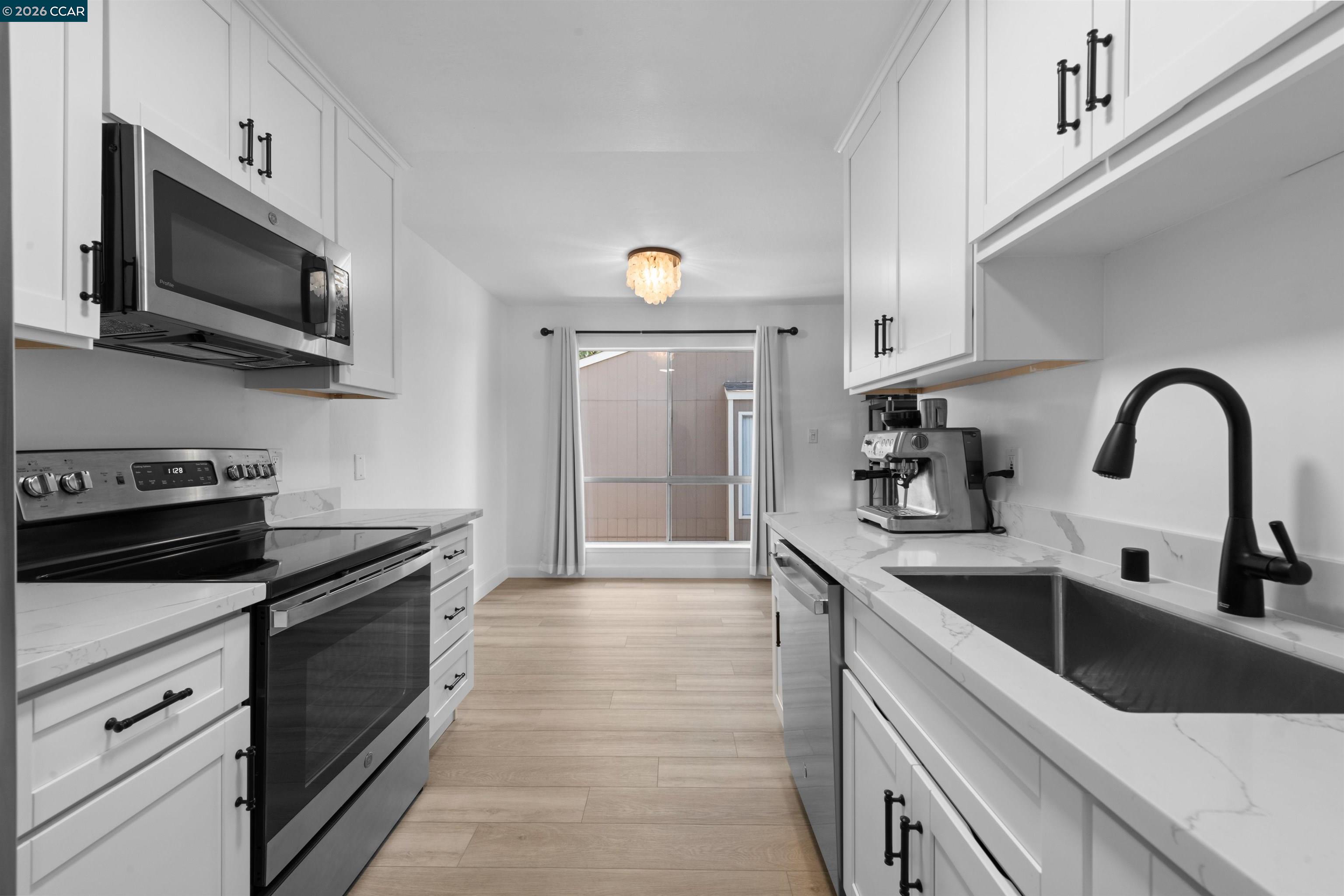 Detail Gallery Image 4 of 30 For 8975 Alcosta Blvd #116,  San Ramon,  CA 94583 - 1 Beds | 1 Baths