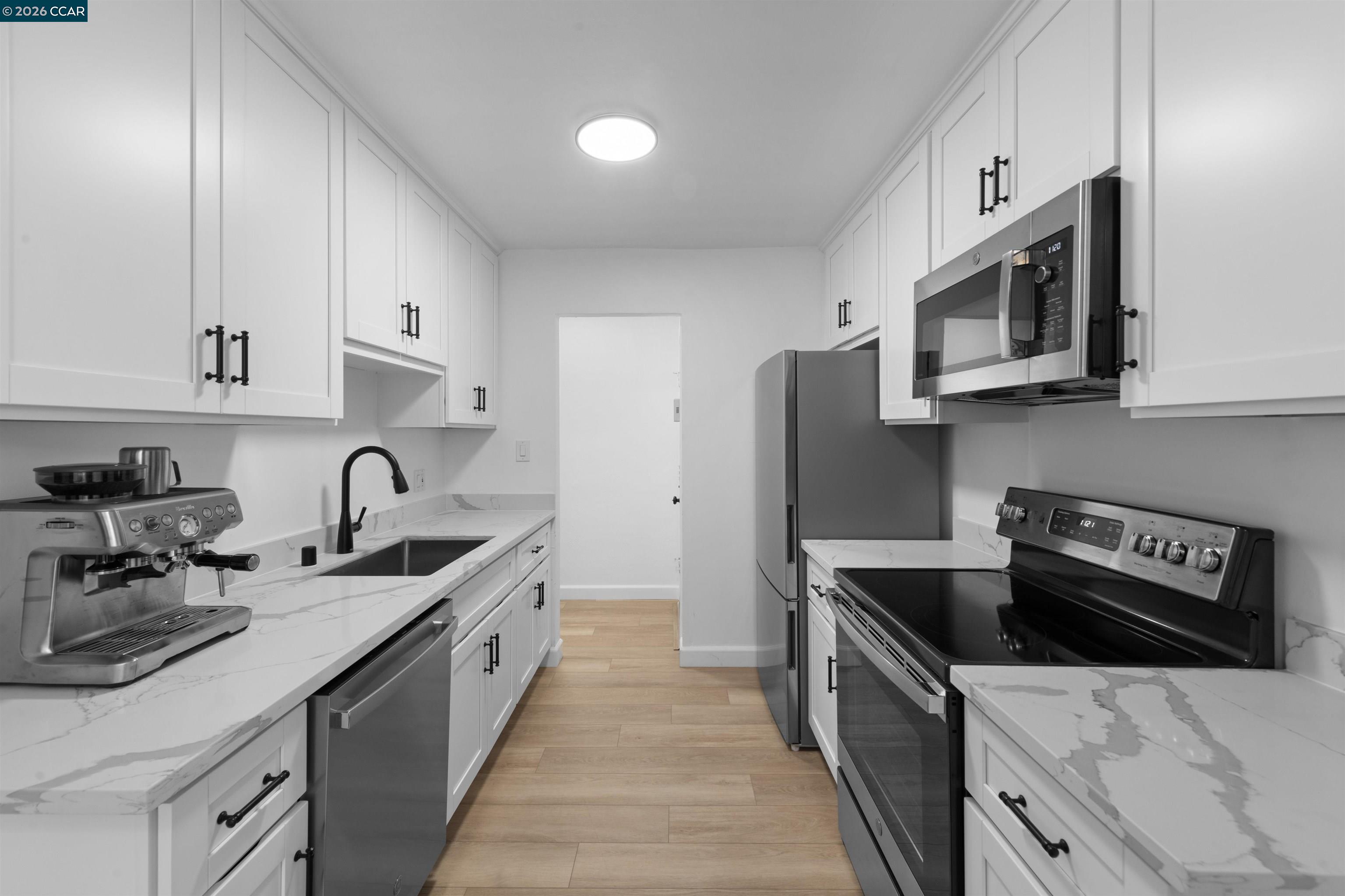 Detail Gallery Image 5 of 30 For 8975 Alcosta Blvd #116,  San Ramon,  CA 94583 - 1 Beds | 1 Baths