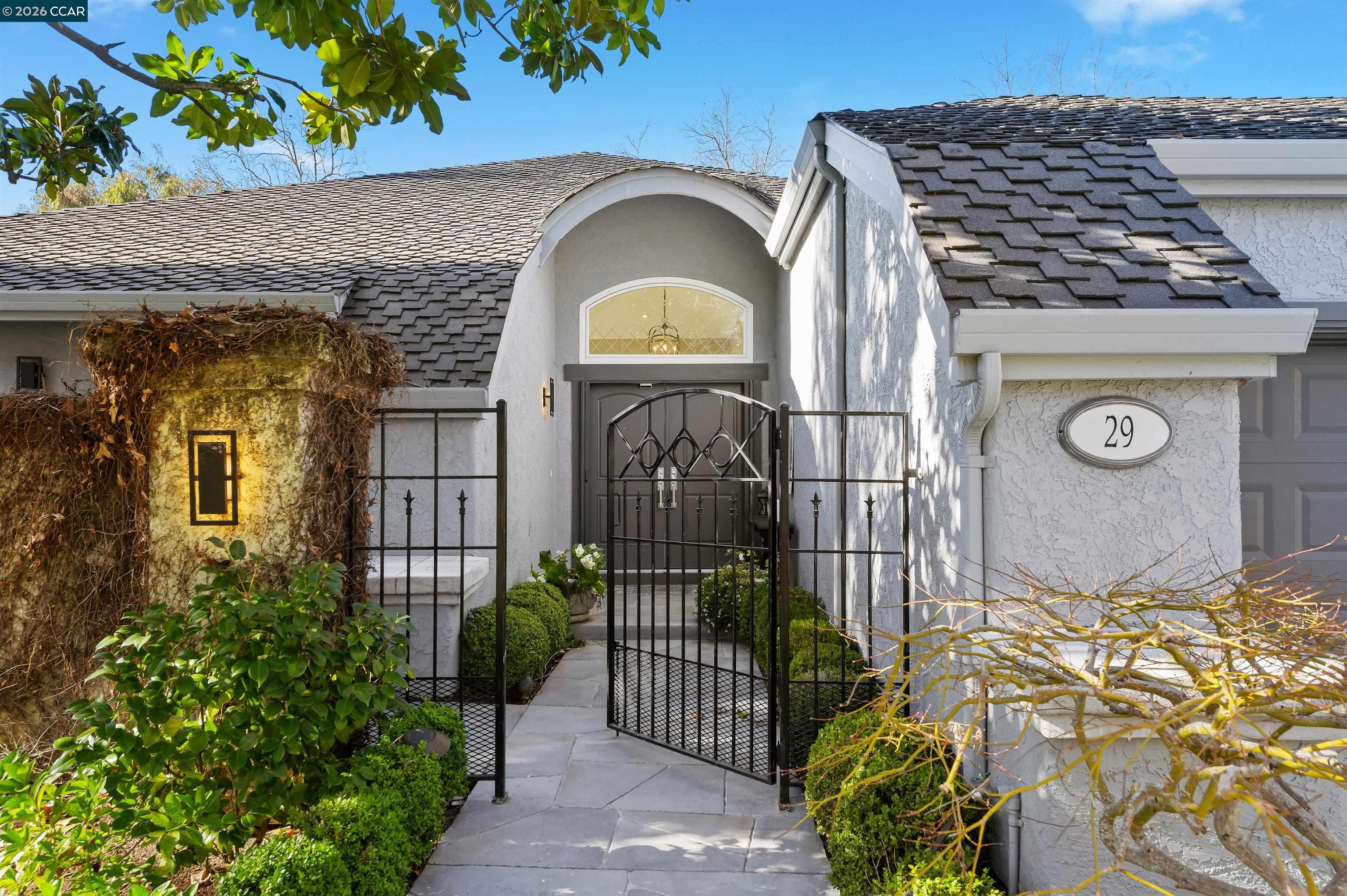 Front Image Thumbnail for CC41125956