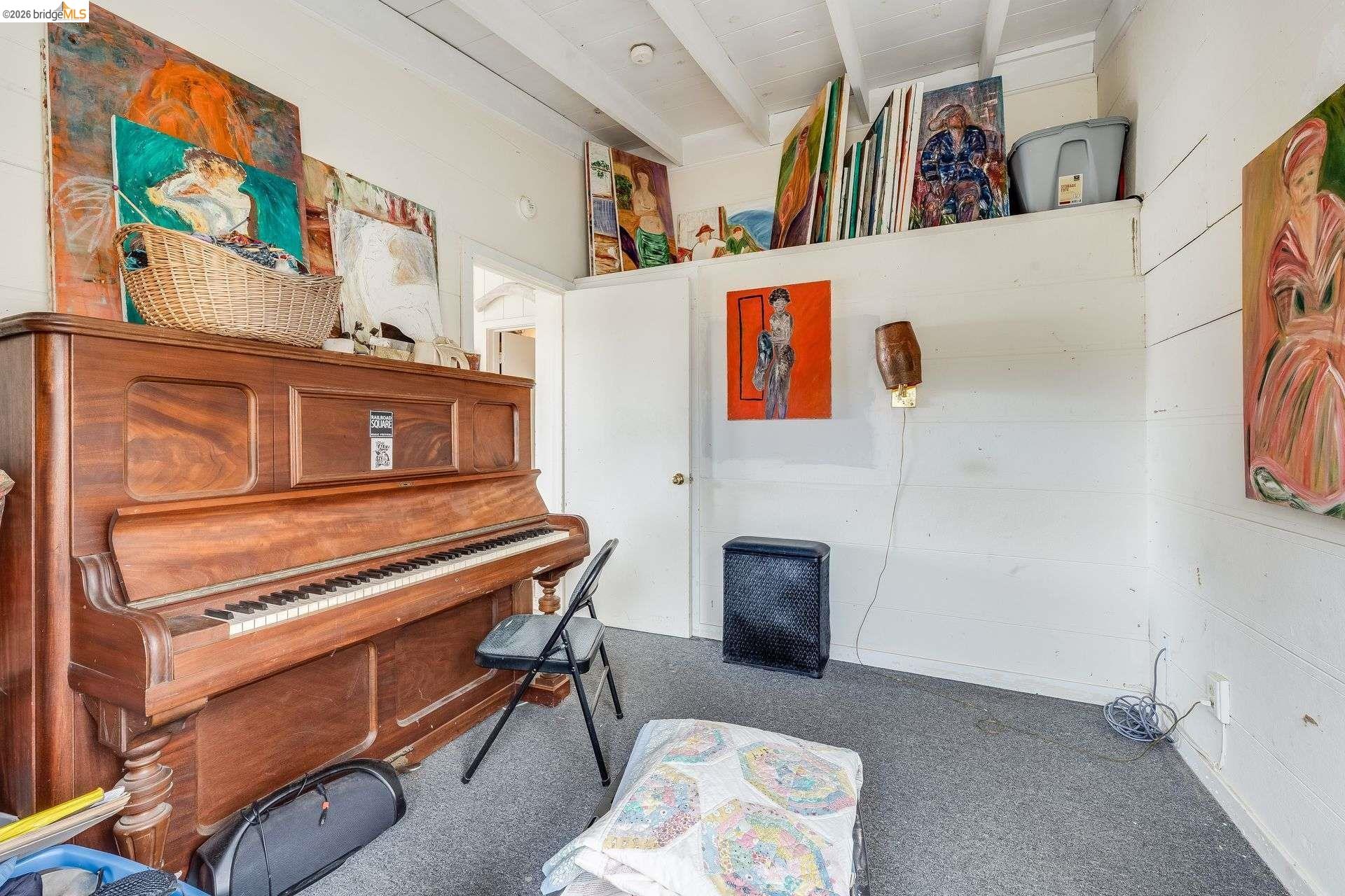 Detail Gallery Image 11 of 26 For 4 Beach Ave, Dillon Beach,  CA 94929 - 2 Beds | 2 Baths