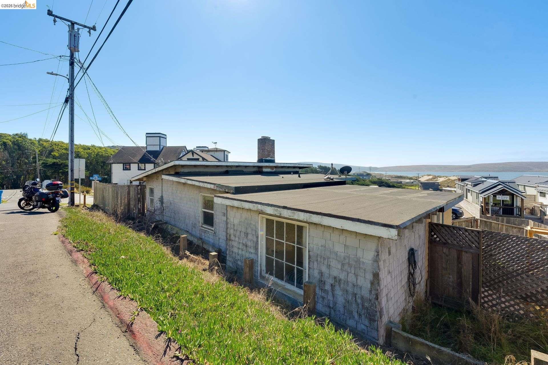 Detail Gallery Image 25 of 26 For 4 Beach Ave, Dillon Beach,  CA 94929 - 2 Beds | 2 Baths